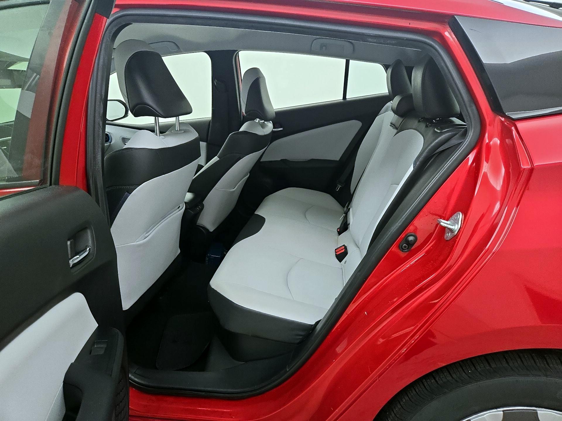 Thumbnail: 2019 Toyota Prius - 19