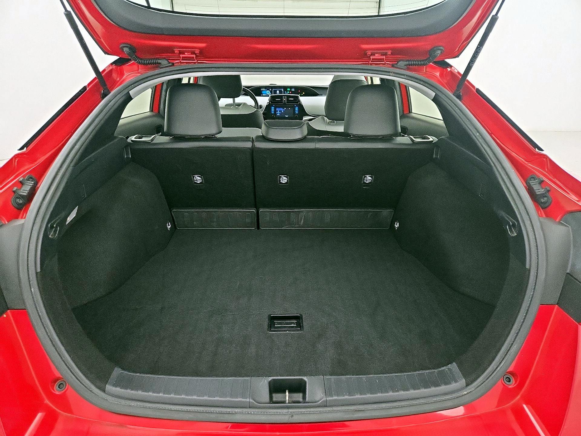 Thumbnail: 2019 Toyota Prius - 20