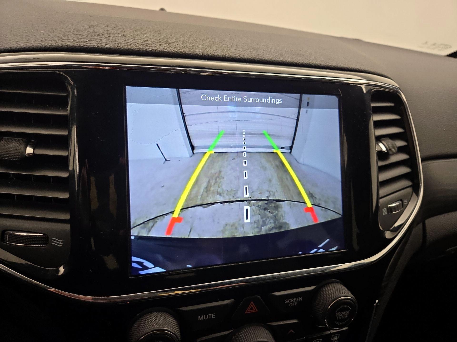 Thumbnail: 2019 Jeep Grand Cherokee - 15