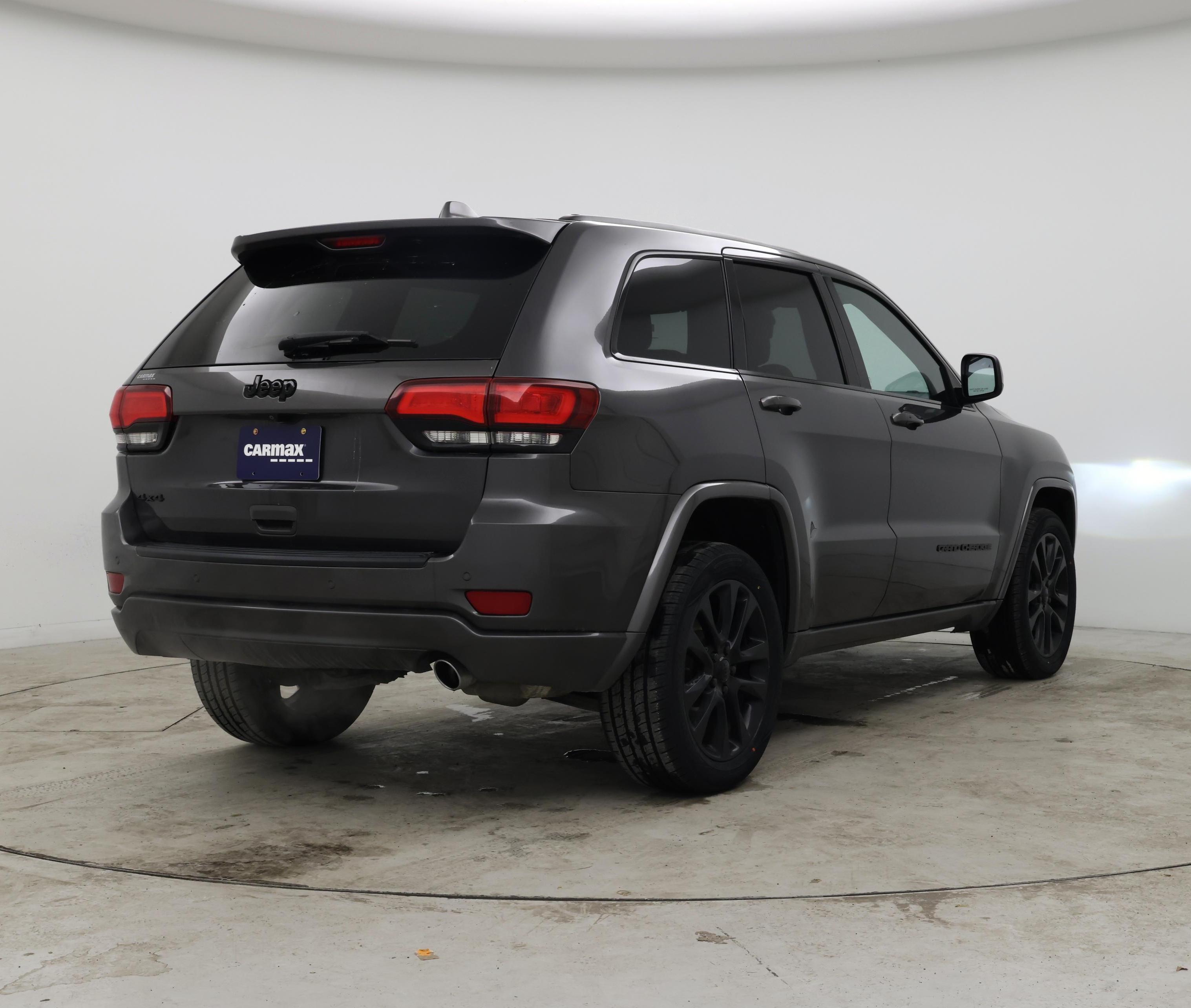 Thumbnail: 2019 Jeep Grand Cherokee - 8