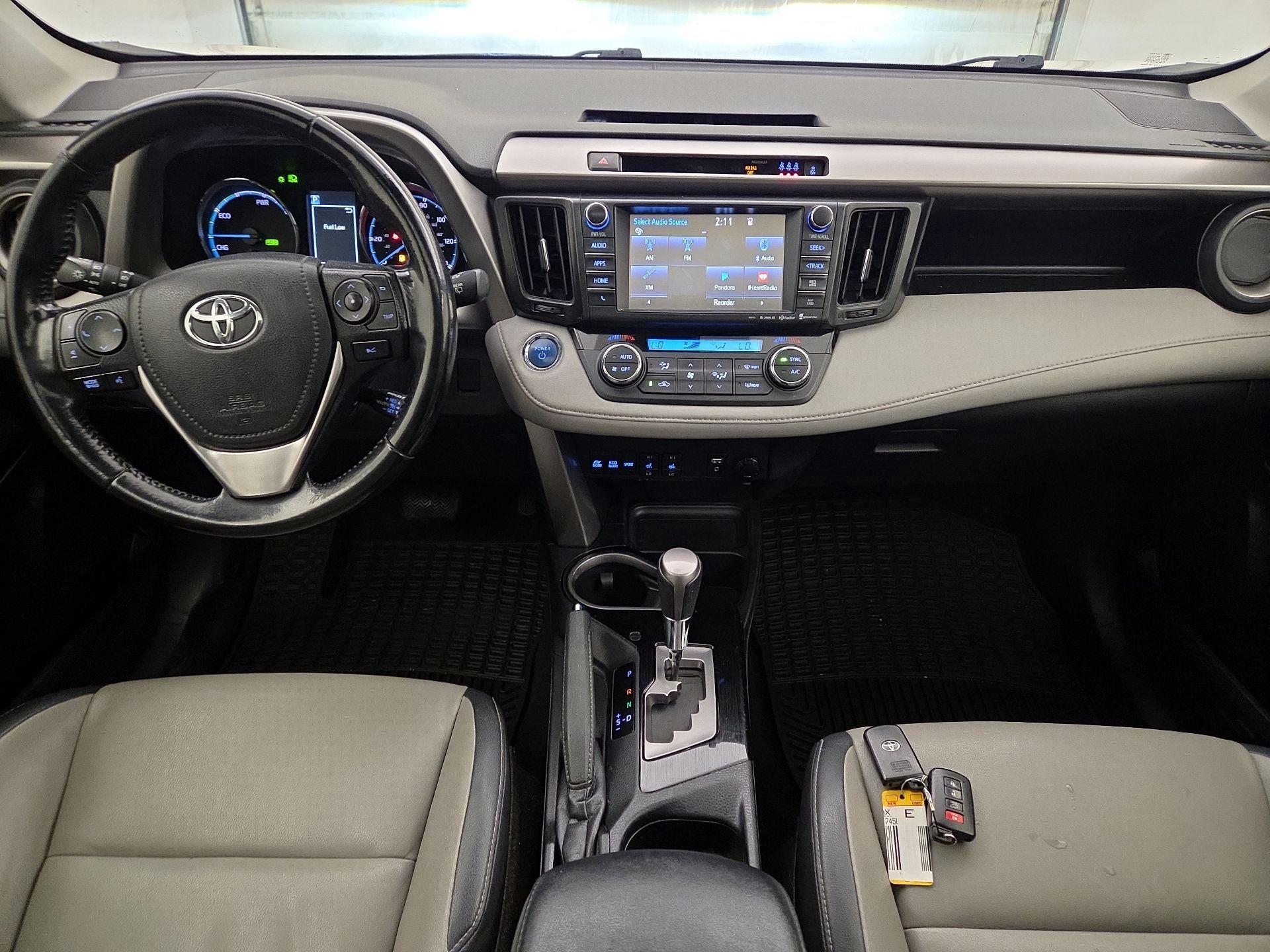 Thumbnail: 2018 Toyota RAV4 - 9