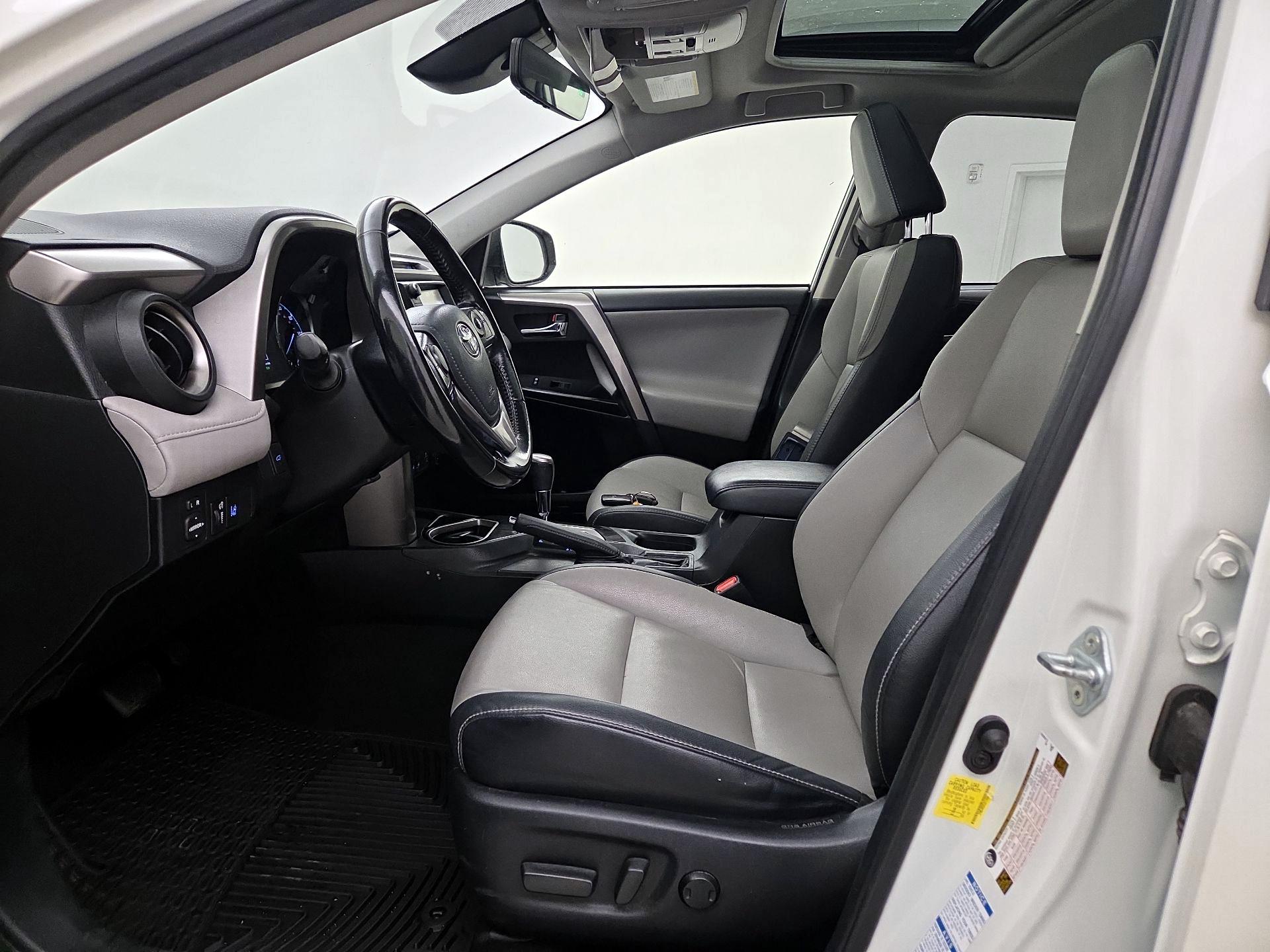 Thumbnail: 2018 Toyota RAV4 - 11