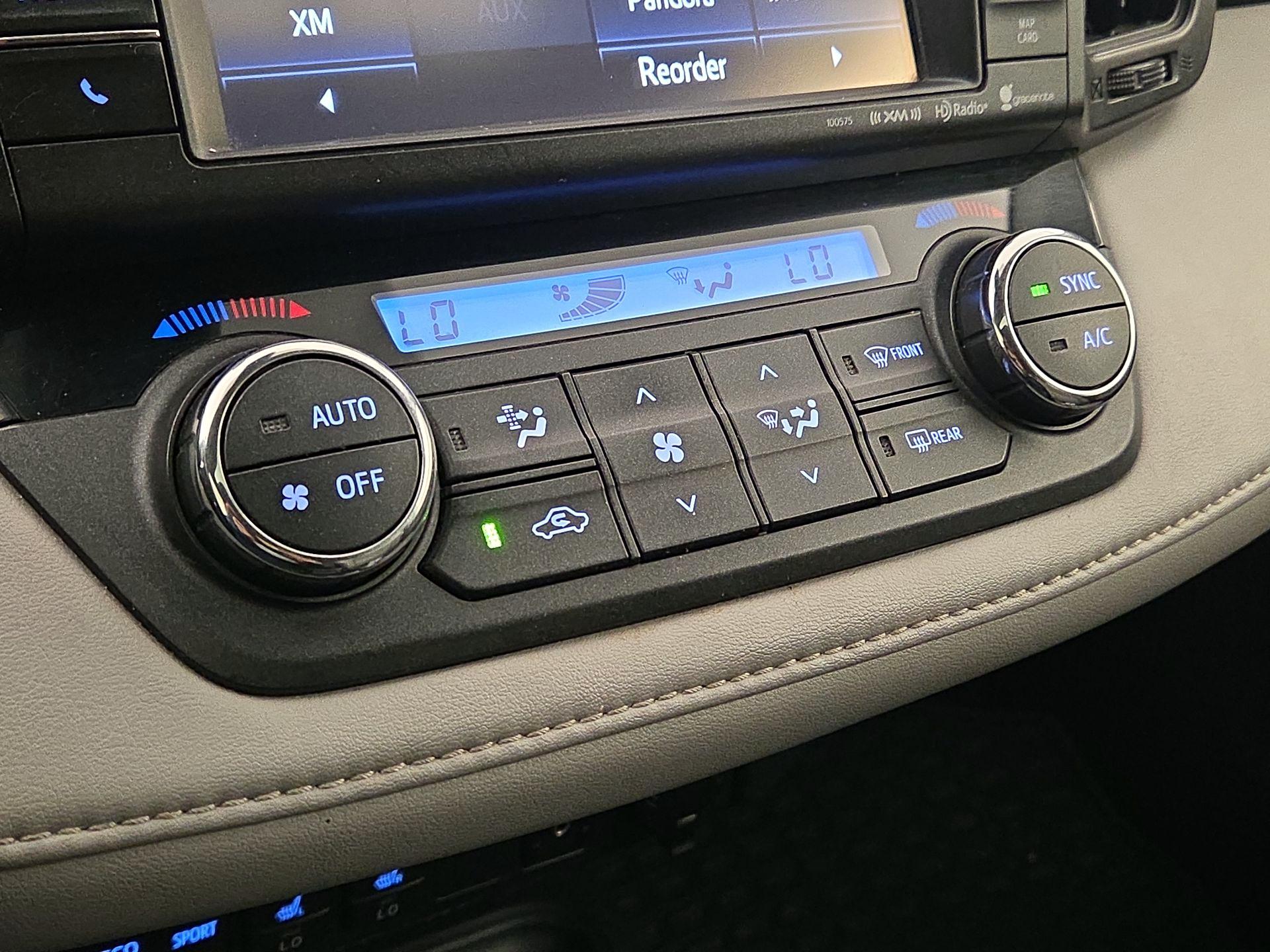 Thumbnail: 2018 Toyota RAV4 - 16