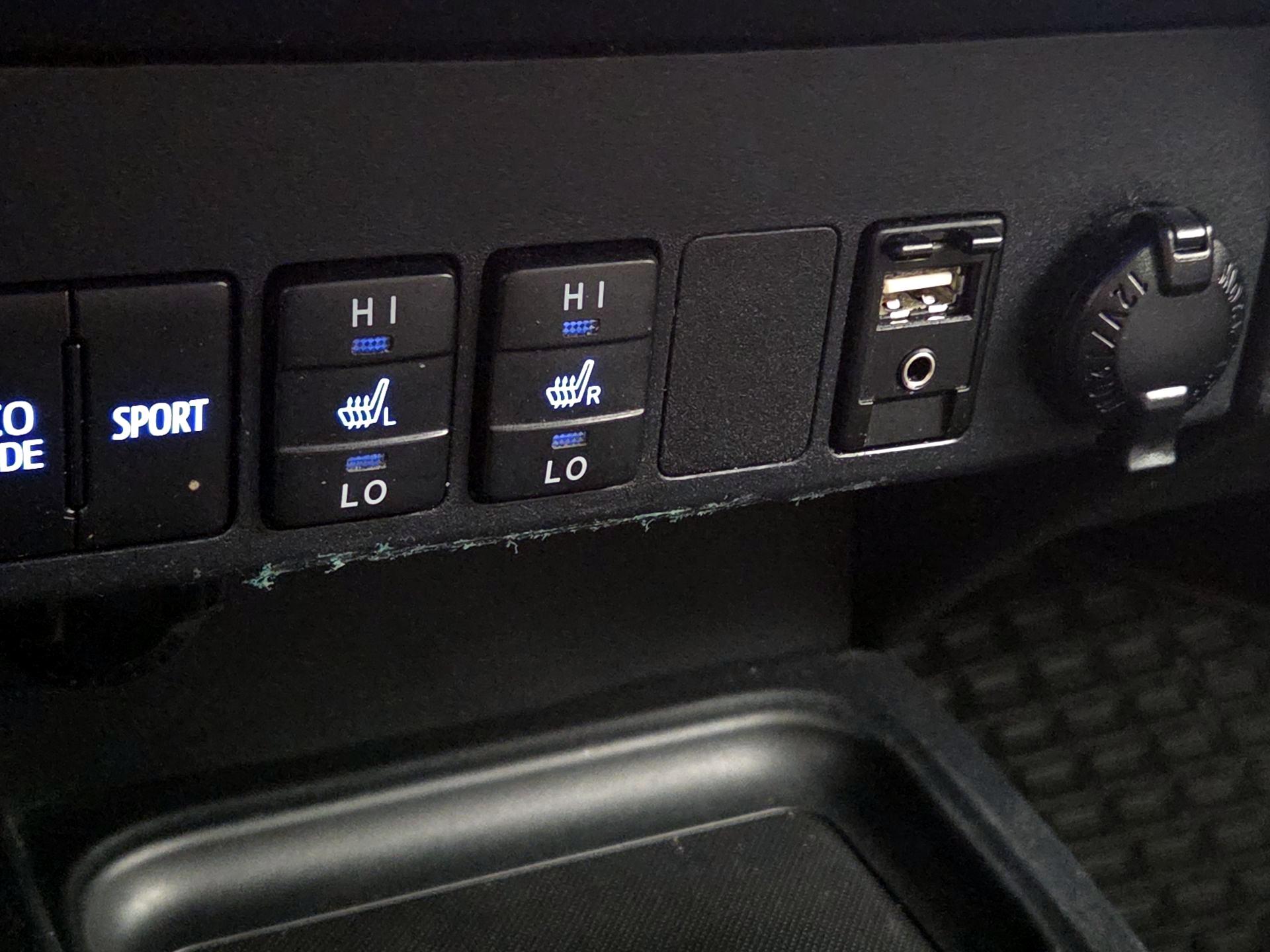 Thumbnail: 2018 Toyota RAV4 - 18