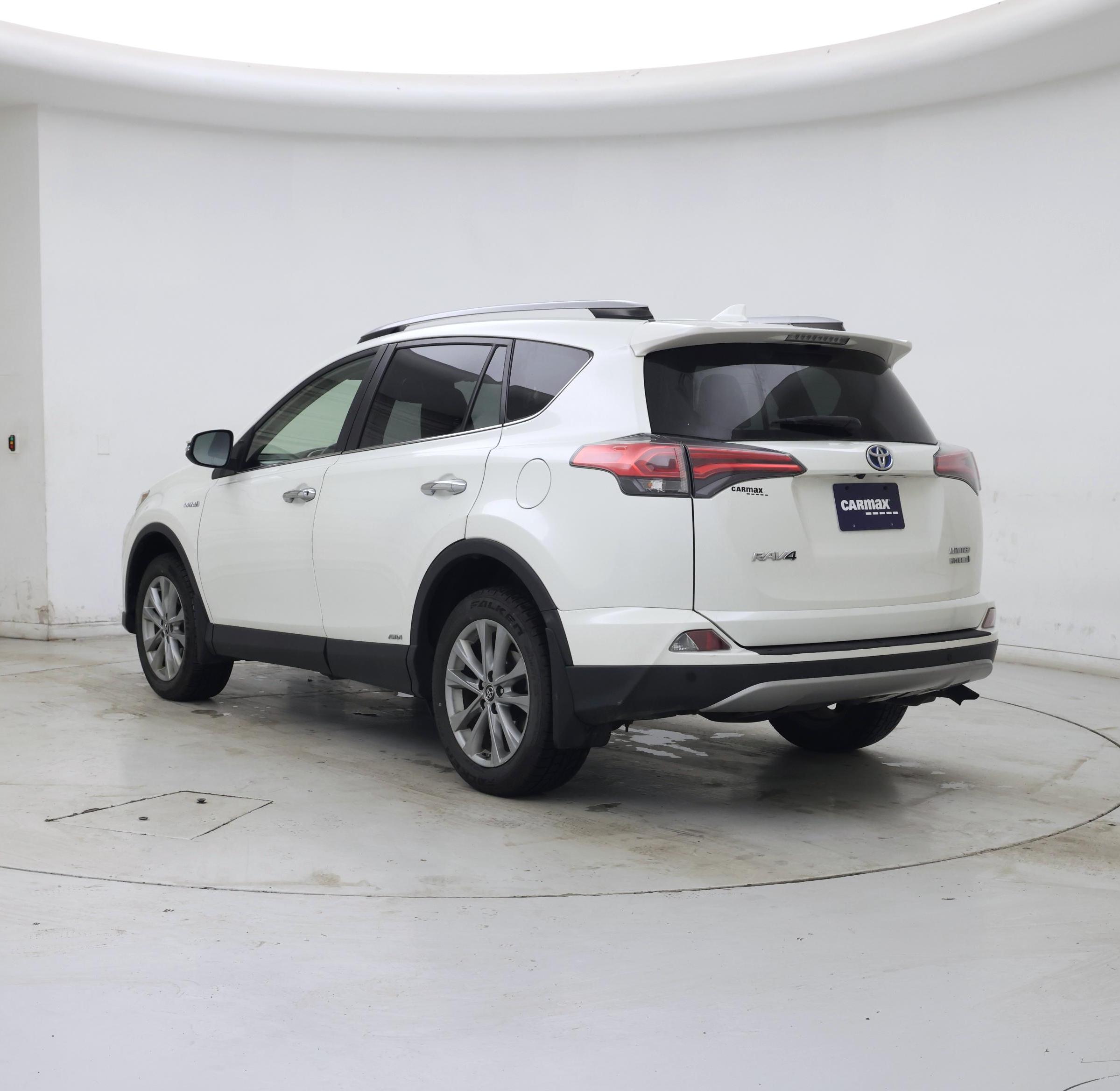 Thumbnail: 2018 Toyota RAV4 - 2