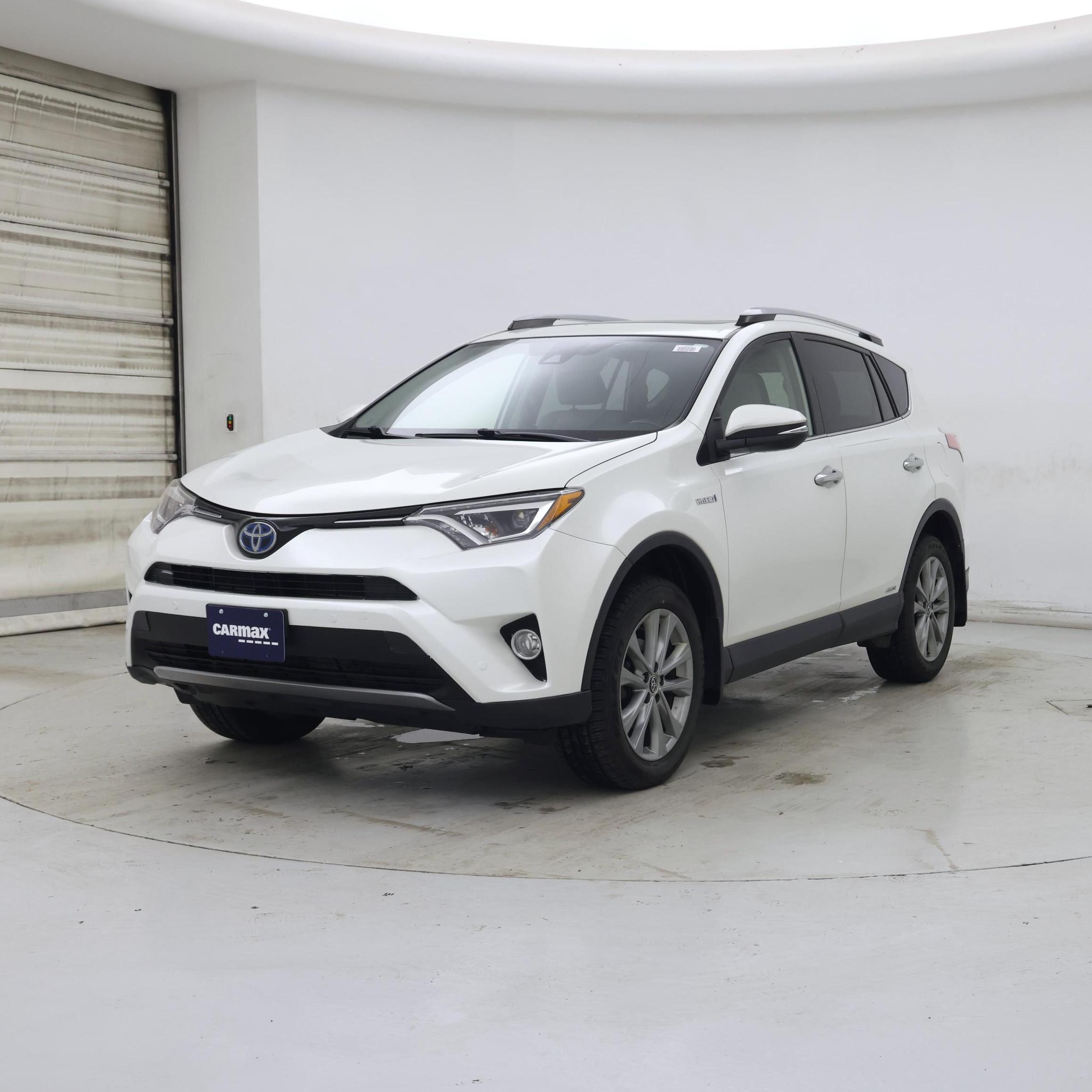 Thumbnail: 2018 Toyota RAV4 - 4