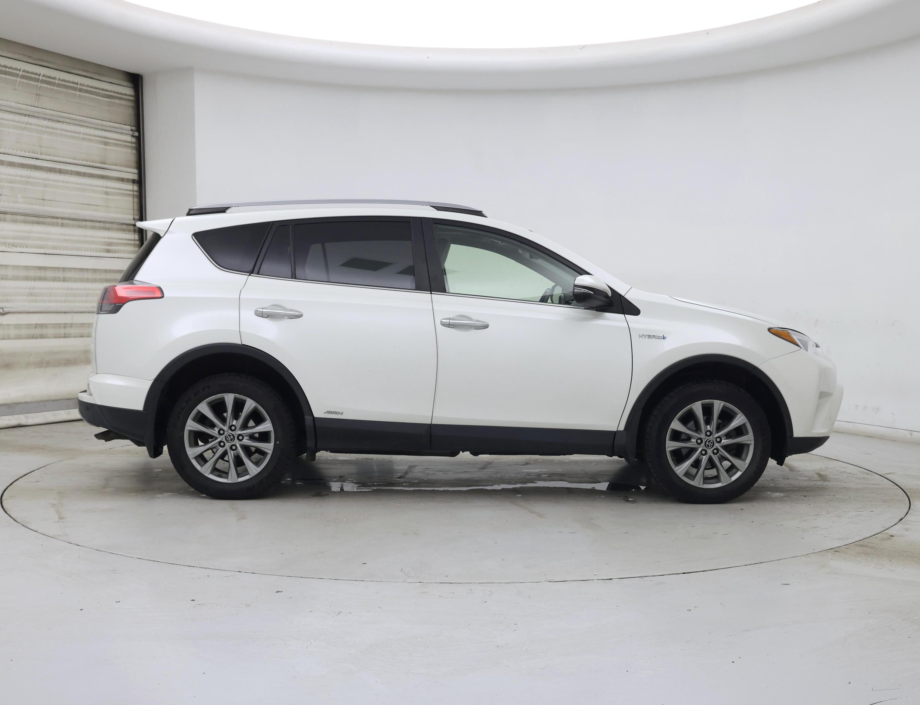 Thumbnail: 2018 Toyota RAV4 - 7