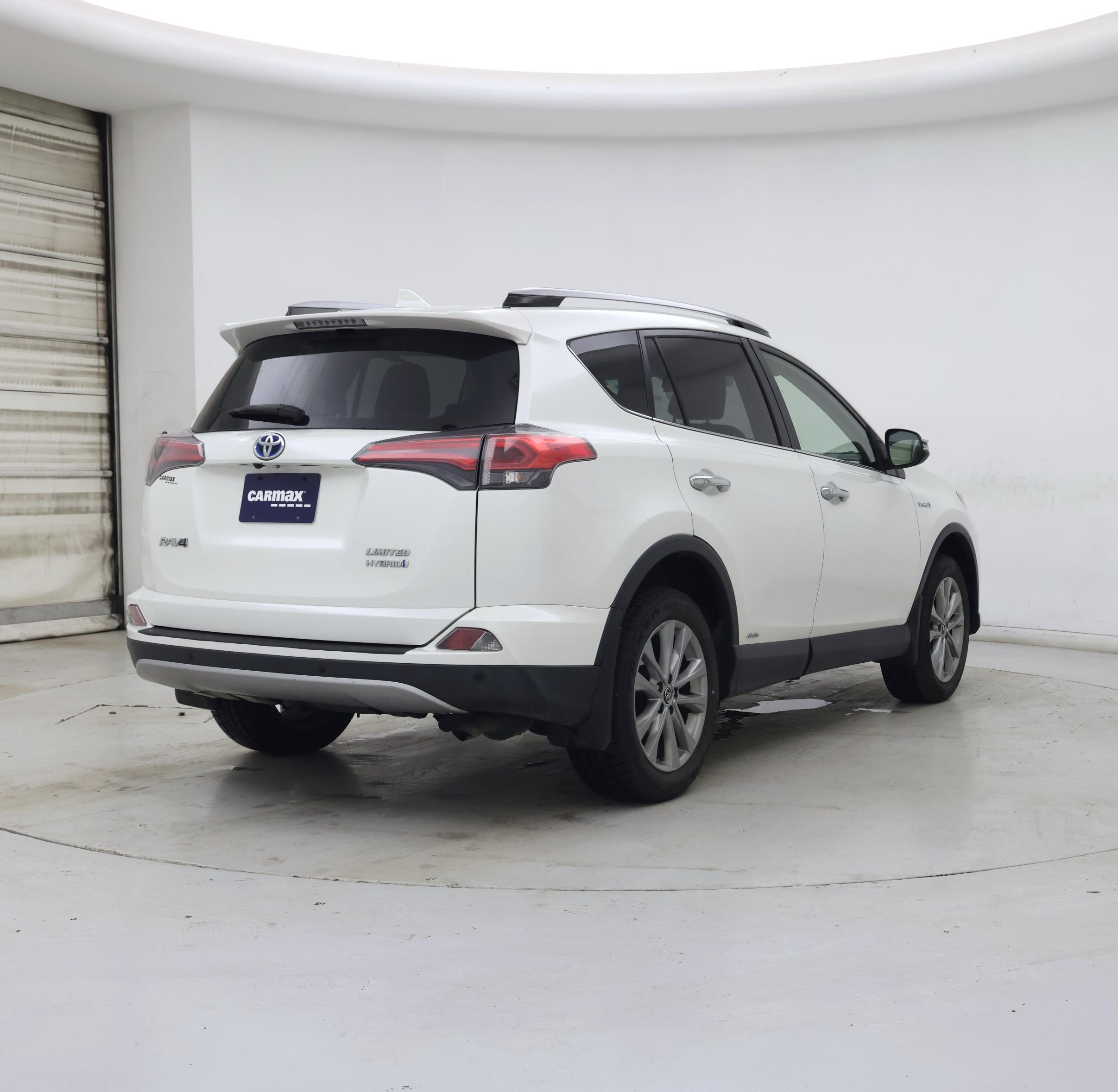 Thumbnail: 2018 Toyota RAV4 - 8