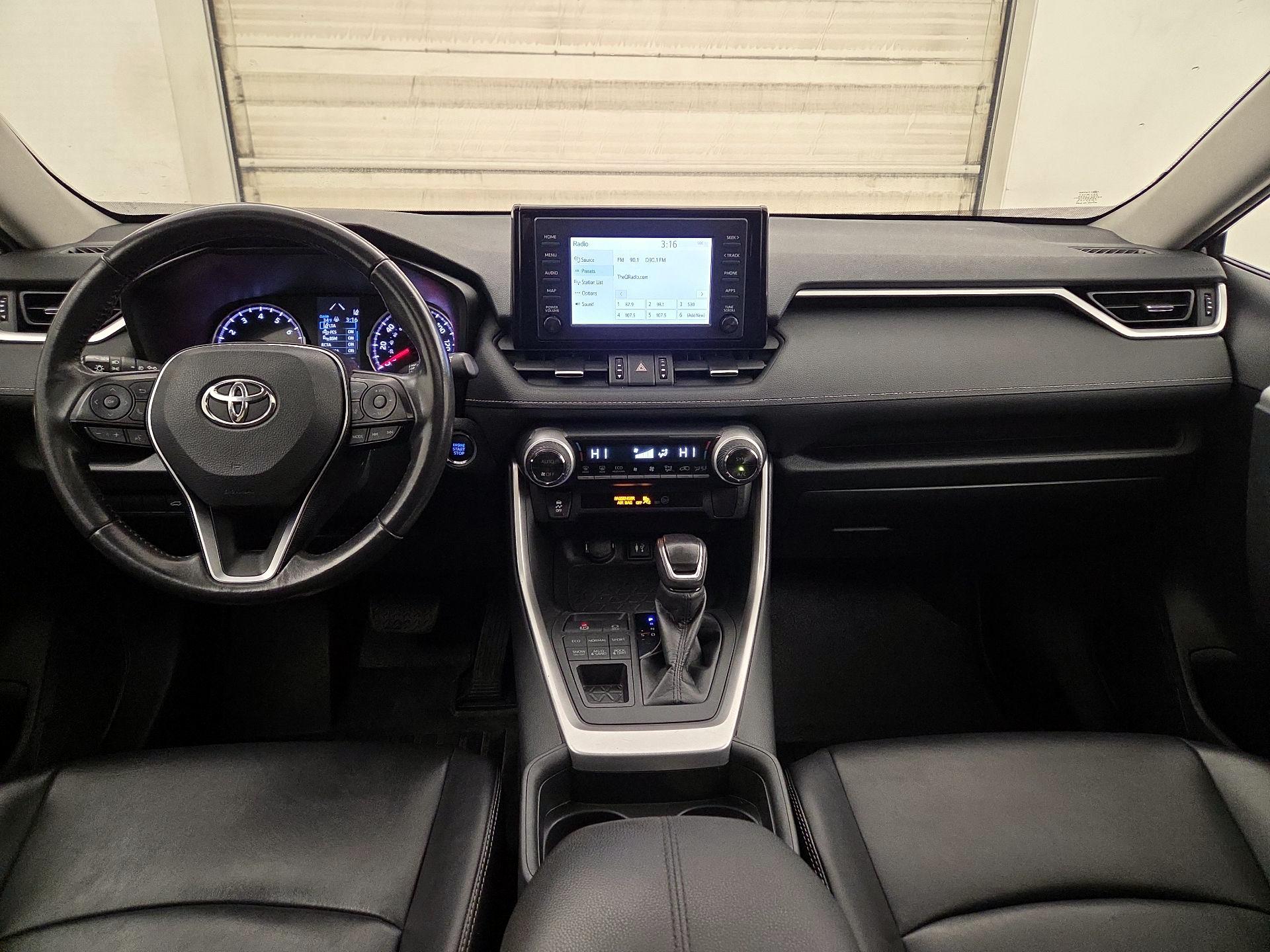 Thumbnail: 2019 Toyota RAV4 - 9