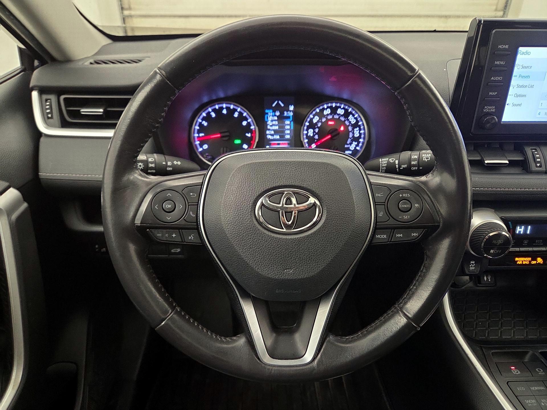 Thumbnail: 2019 Toyota RAV4 - 10