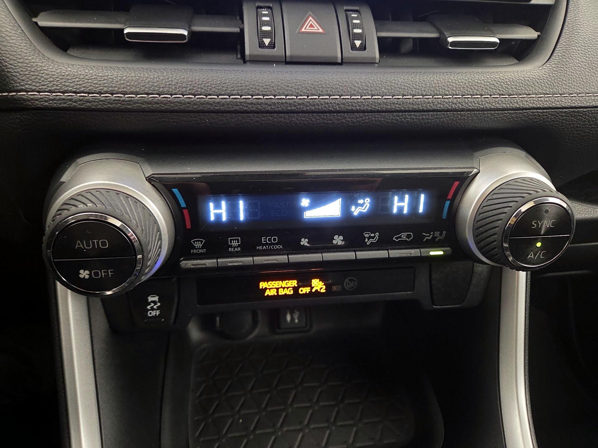 Thumbnail: 2019 Toyota RAV4 - 16