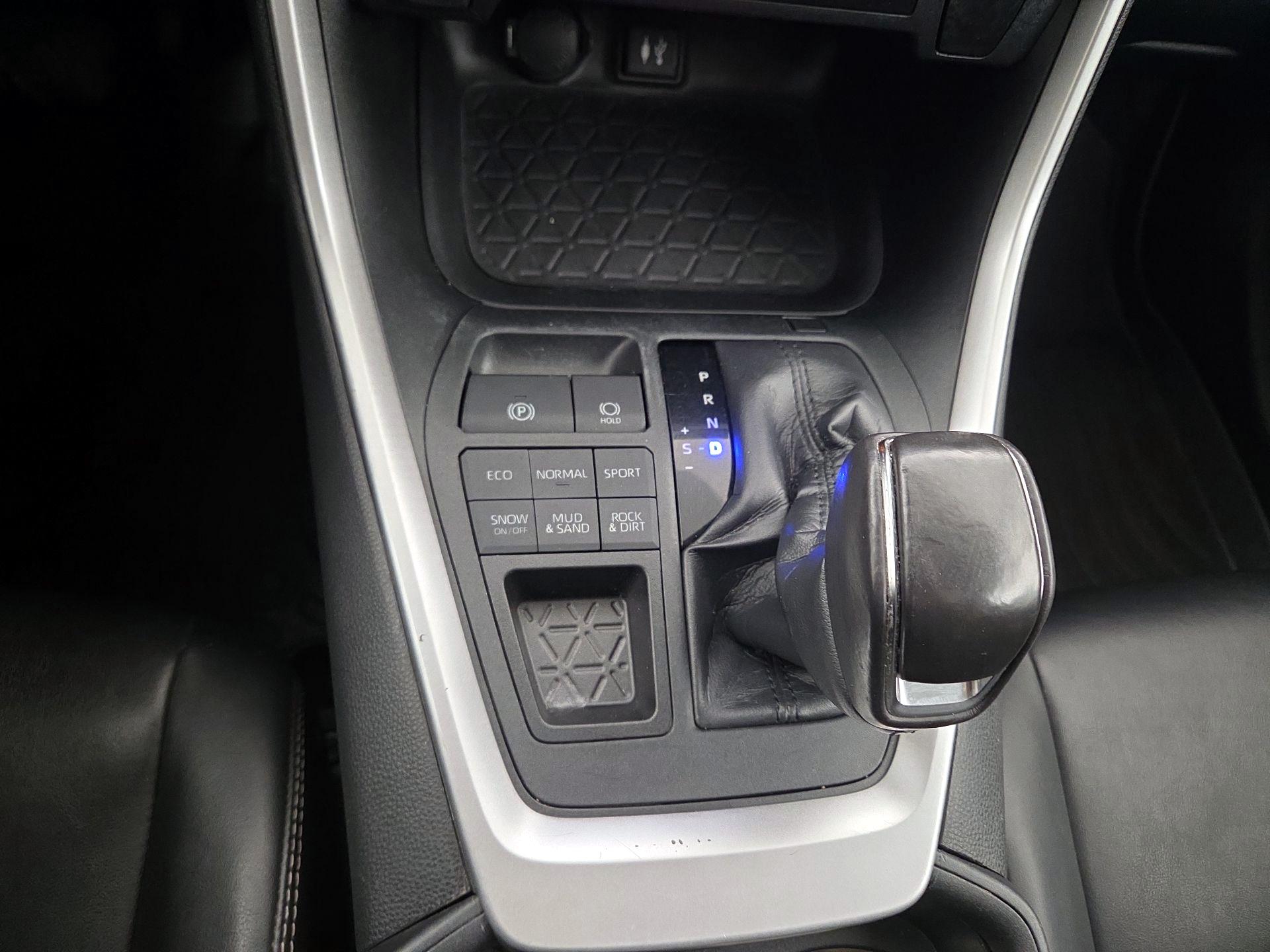 Thumbnail: 2019 Toyota RAV4 - 17