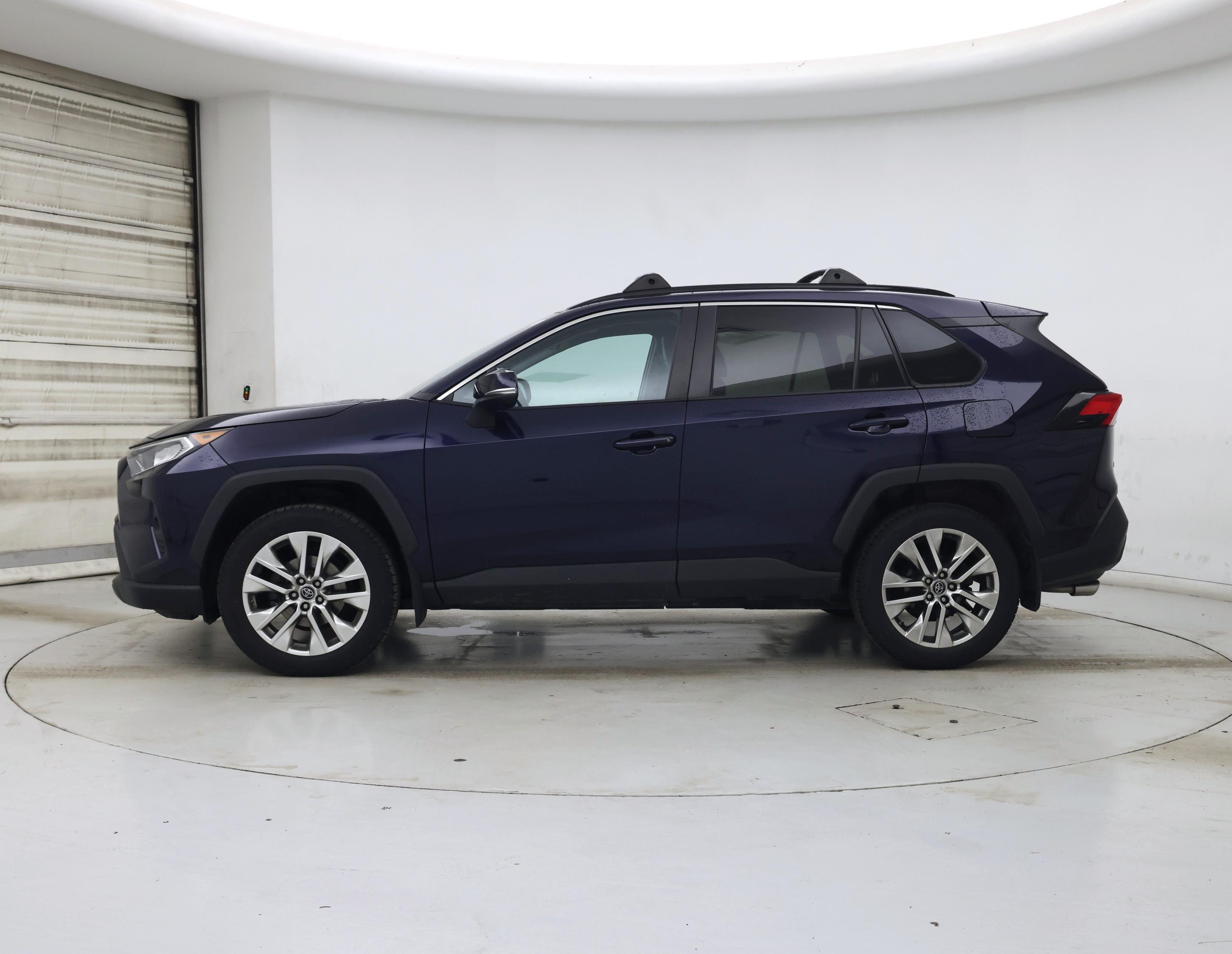 Thumbnail: 2019 Toyota RAV4 - 3