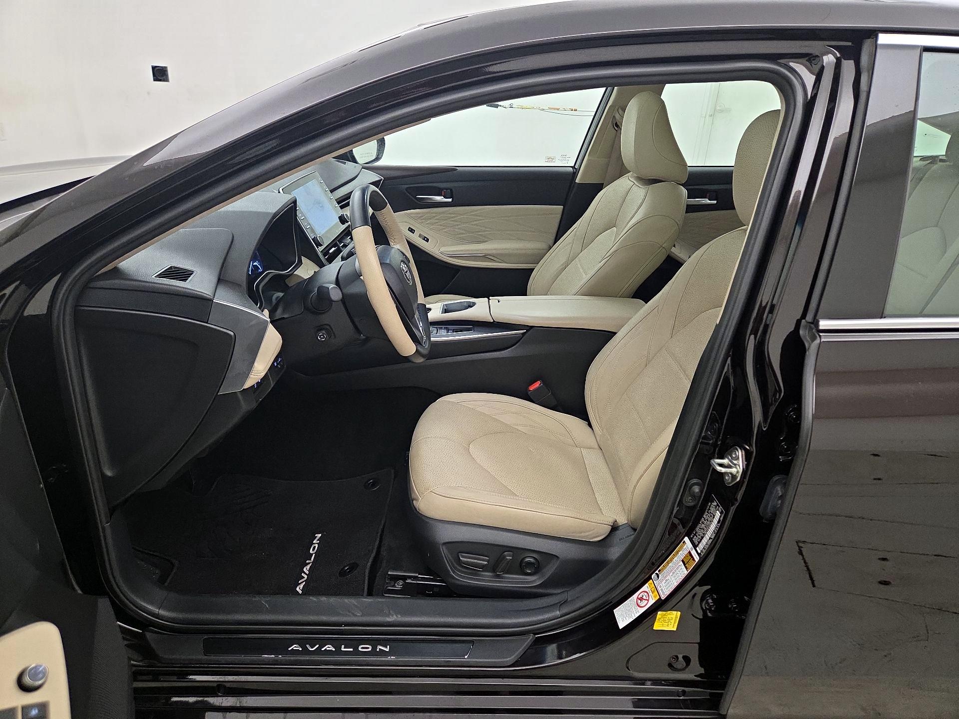 Thumbnail: 2019 Toyota Avalon - 11