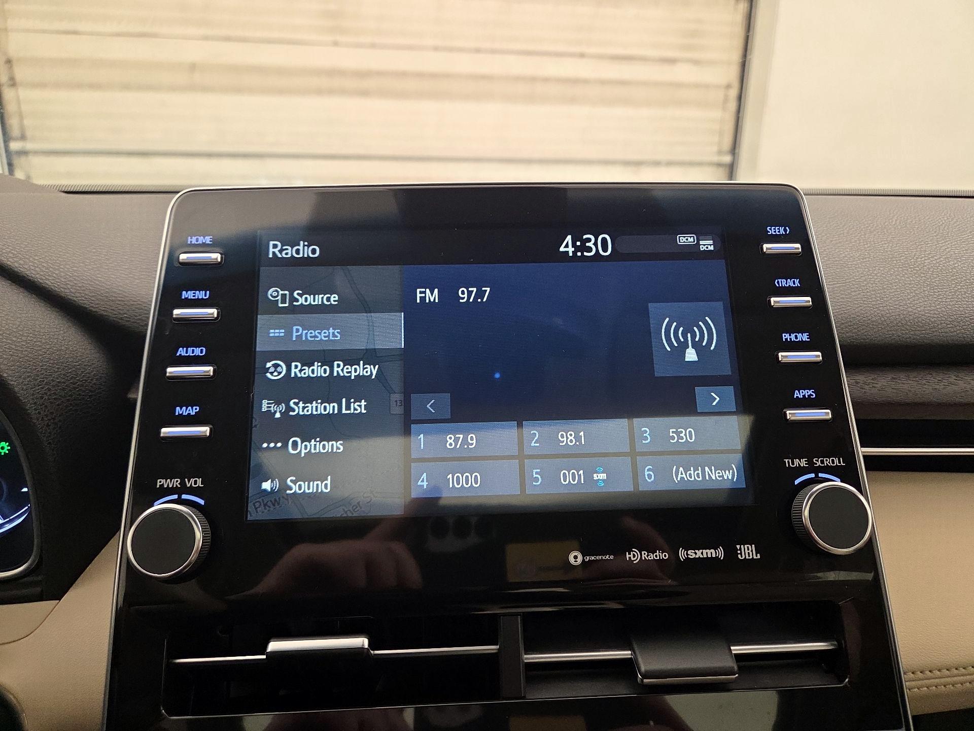 Thumbnail: 2019 Toyota Avalon - 16