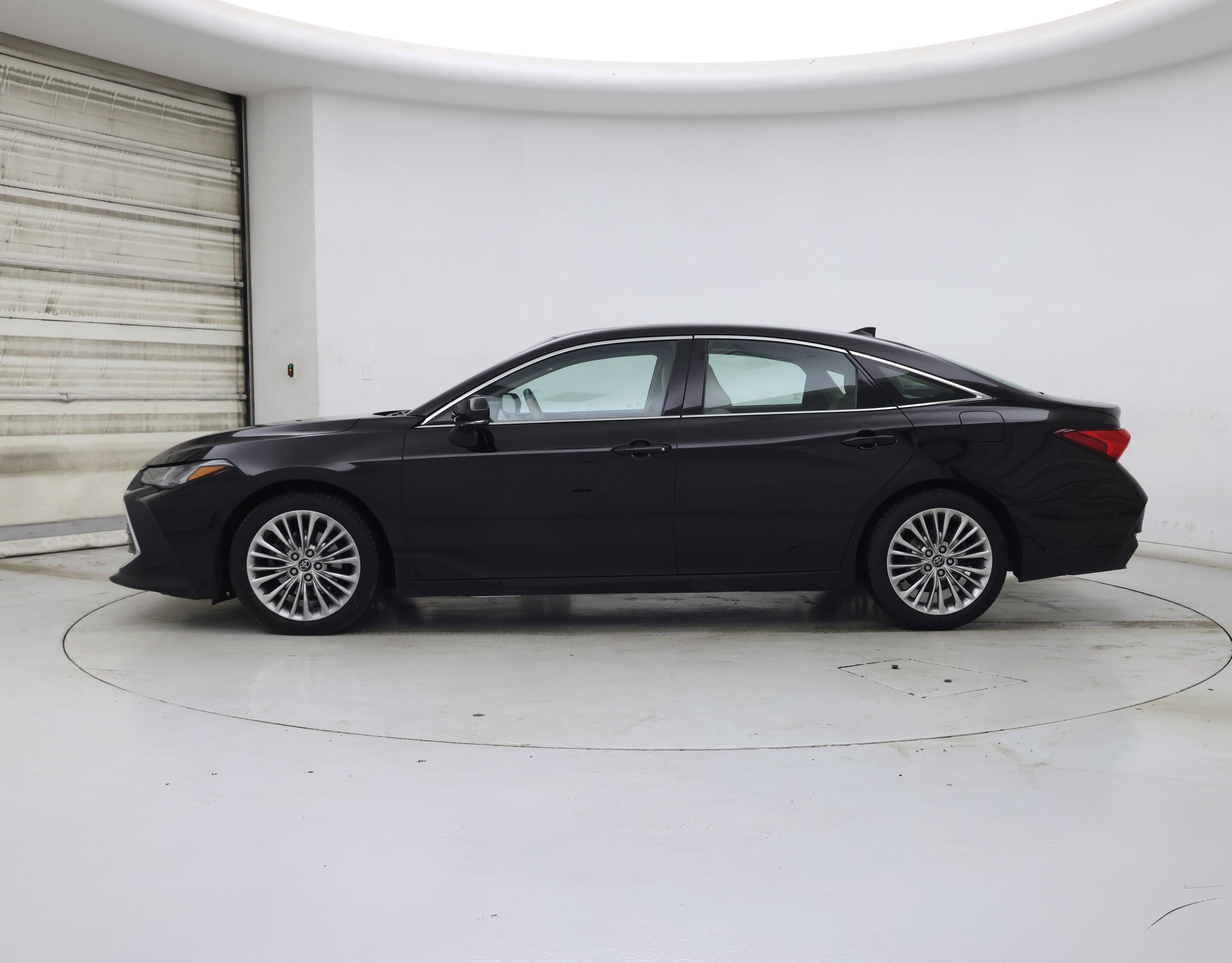 Thumbnail: 2019 Toyota Avalon - 3