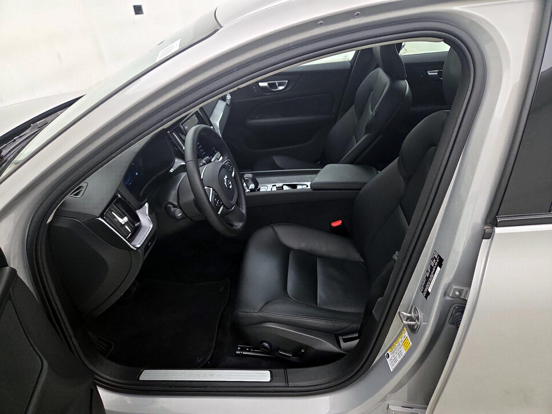 Thumbnail: 2024 Volvo S60 - 11