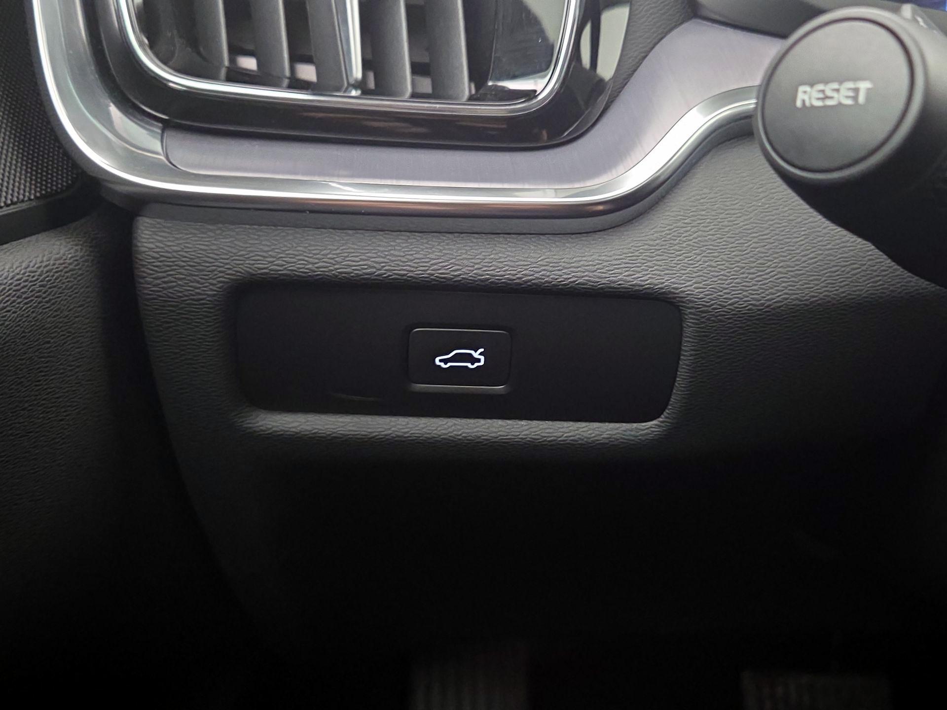 Thumbnail: 2024 Volvo S60 - 13