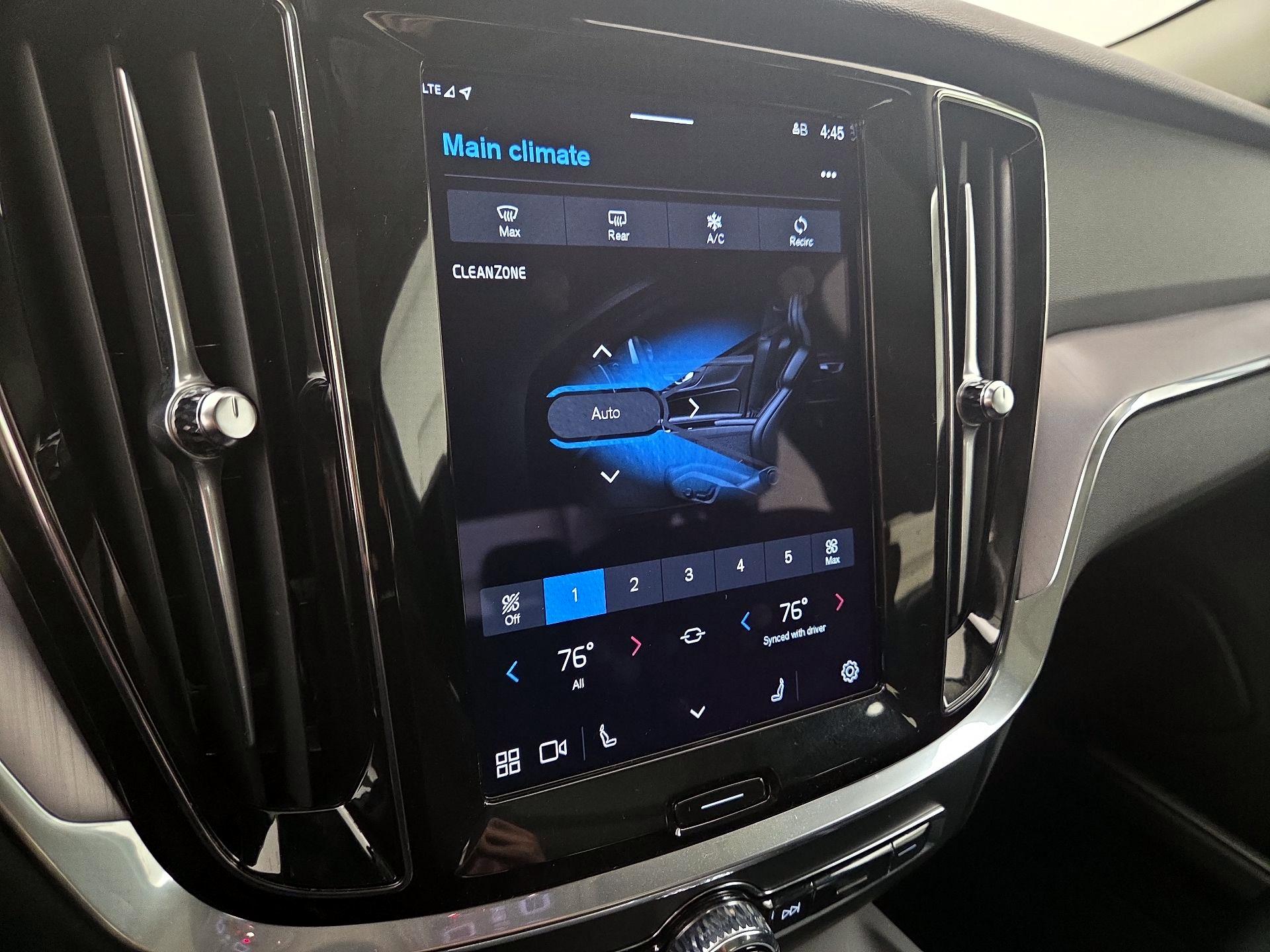 Thumbnail: 2024 Volvo S60 - 16