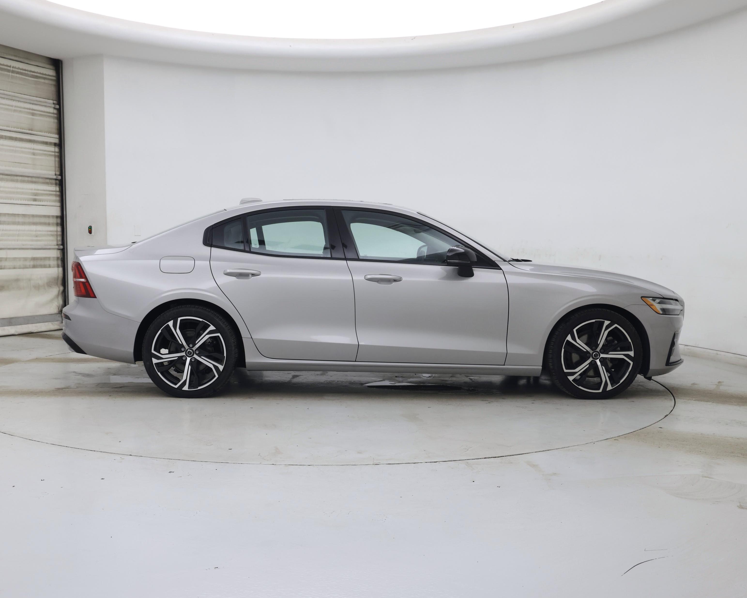 Thumbnail: 2024 Volvo S60 - 7