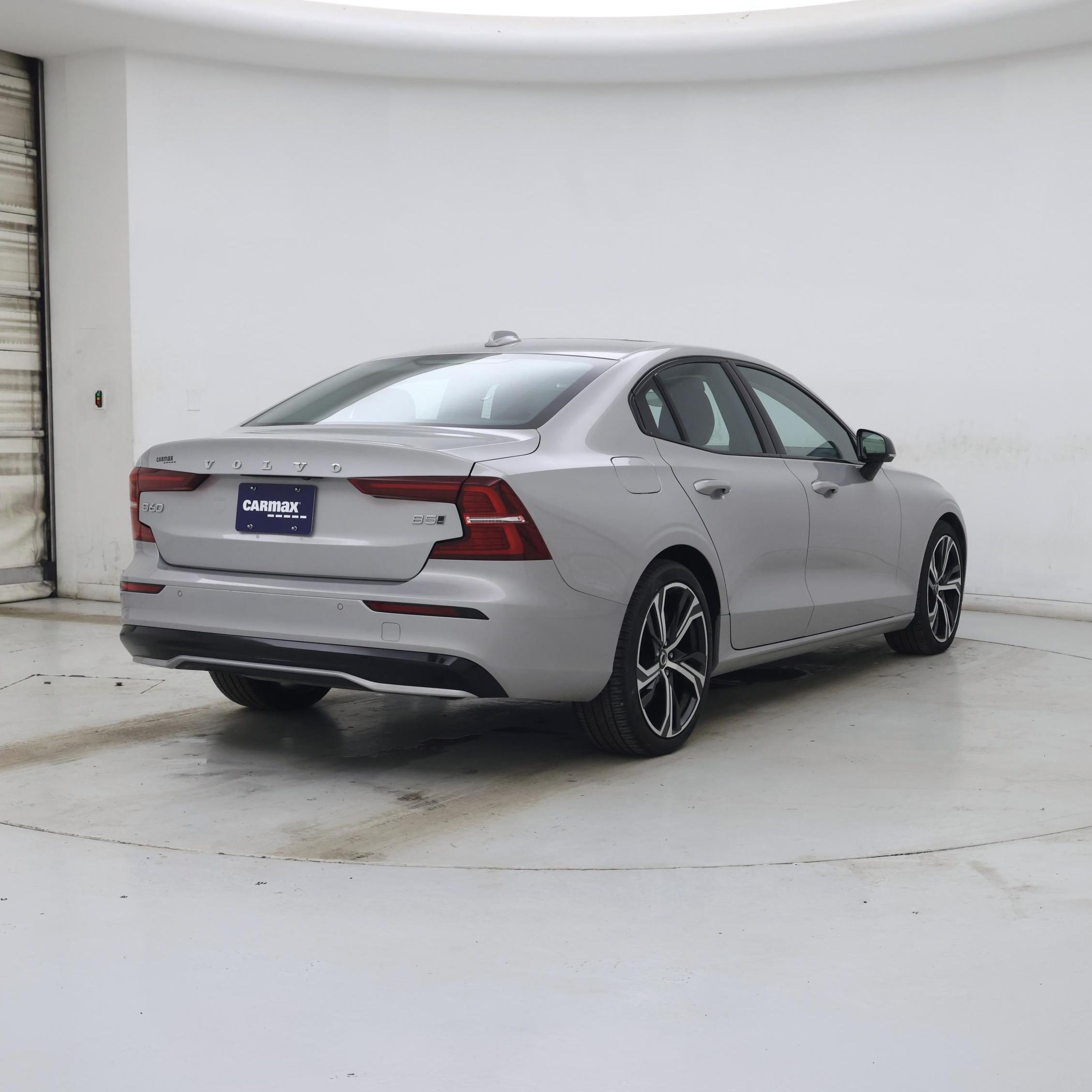 Thumbnail: 2024 Volvo S60 - 8