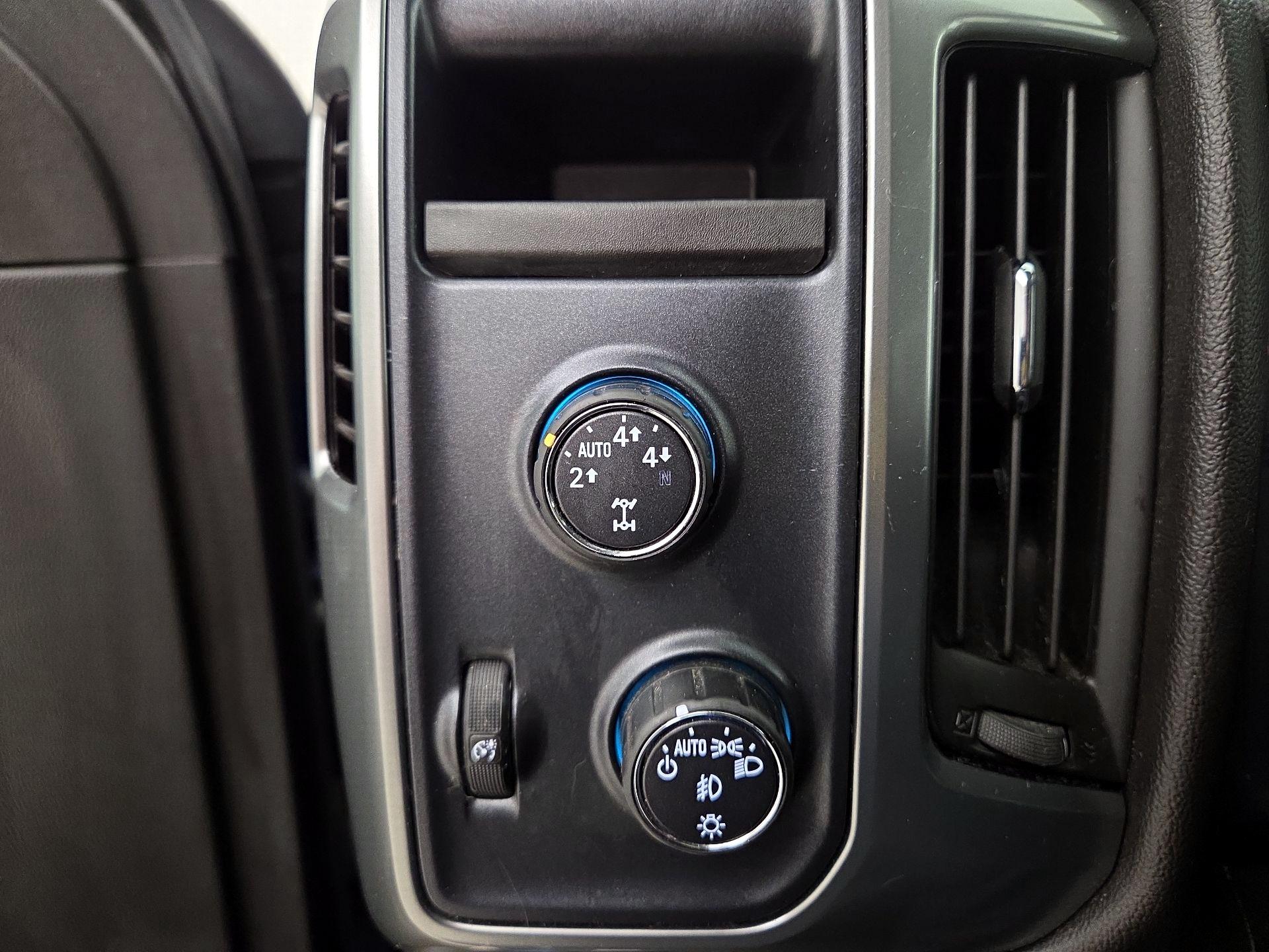 Thumbnail: 2016 Chevrolet Silverado 1500 - 13