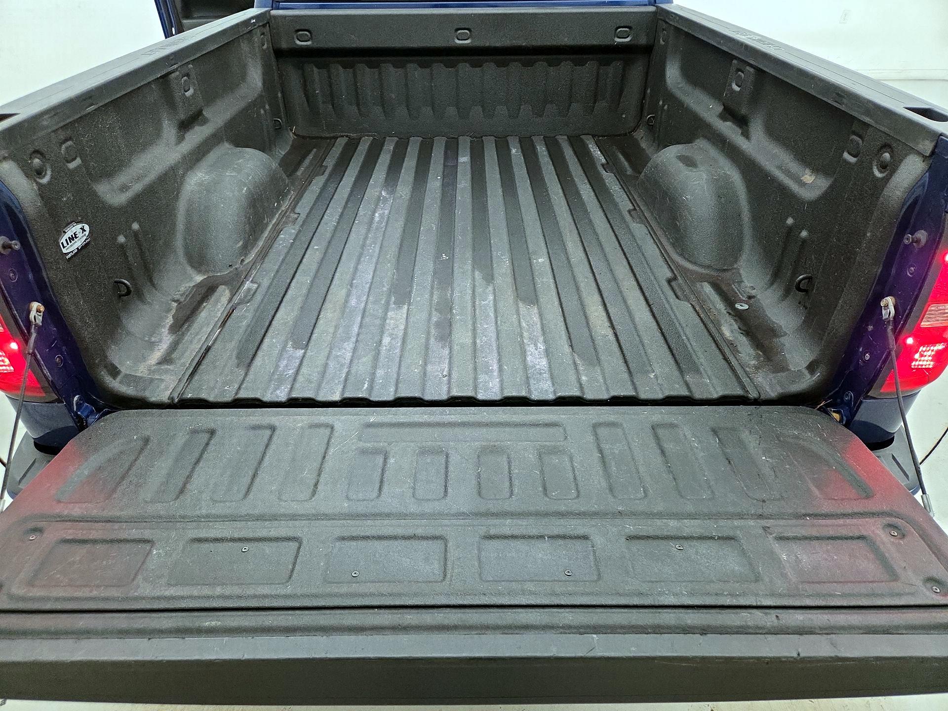 Thumbnail: 2016 Chevrolet Silverado 1500 - 19