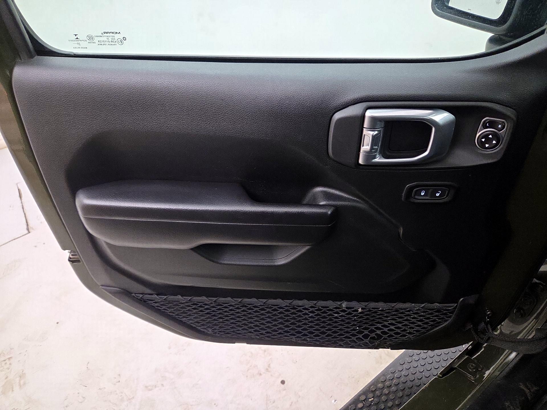 Thumbnail: 2021 Jeep Wrangler - 12