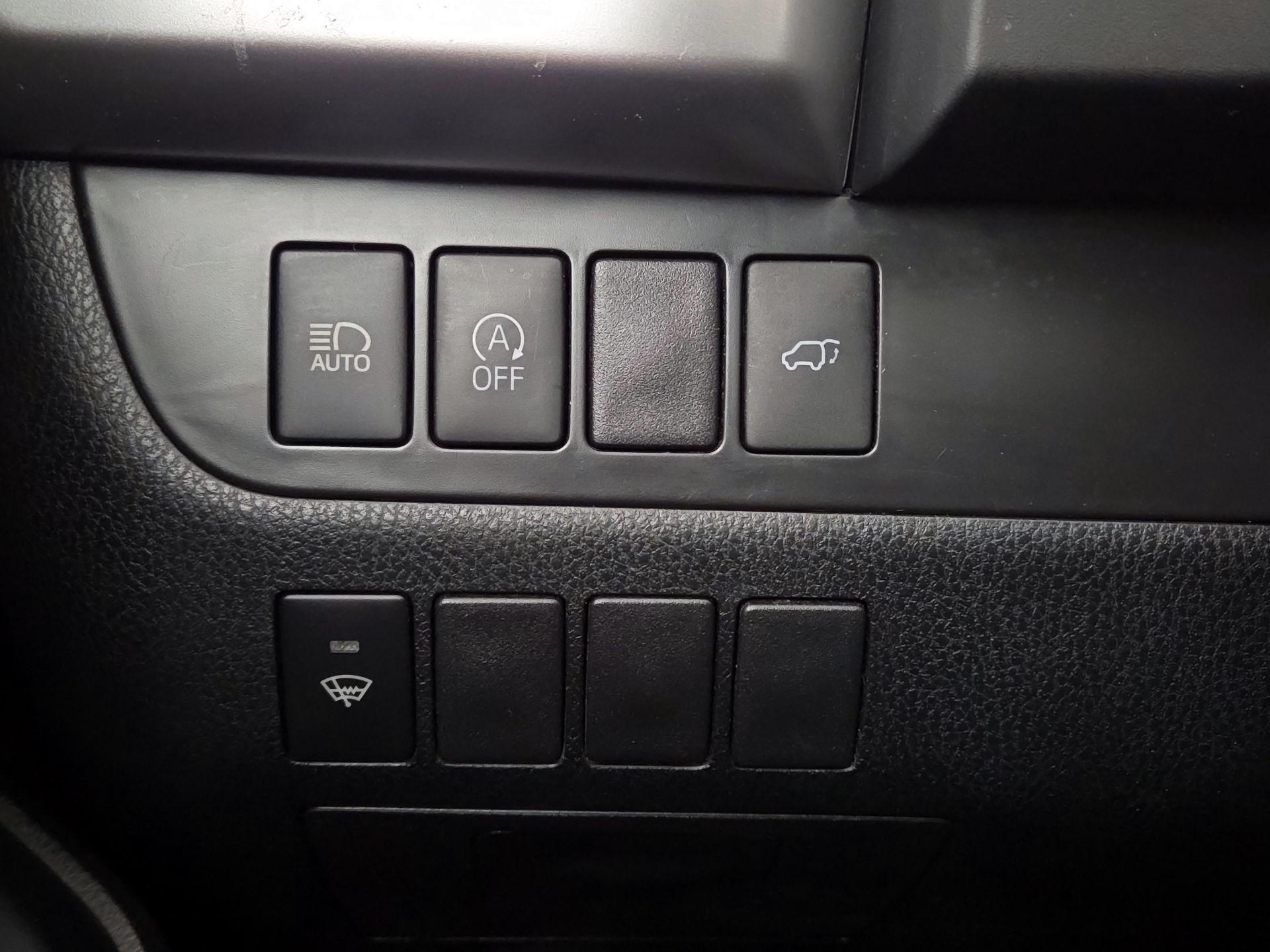 Thumbnail: 2019 Toyota Highlander - 13