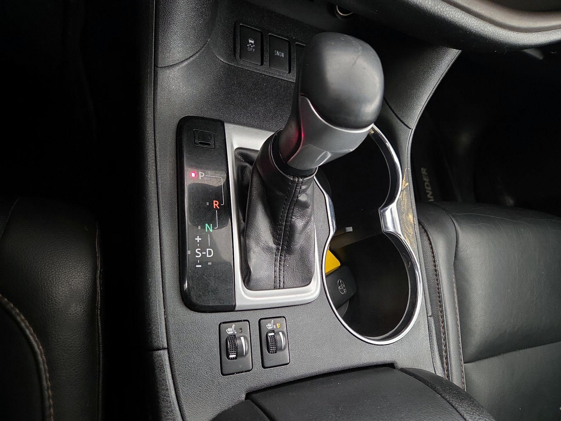 Thumbnail: 2019 Toyota Highlander - 17