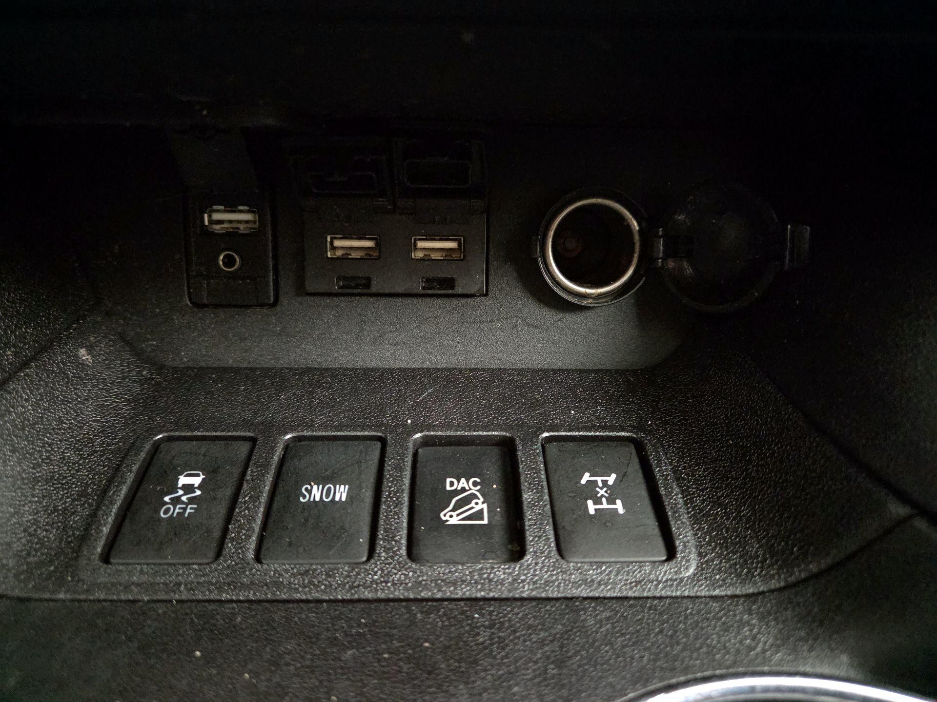 Thumbnail: 2019 Toyota Highlander - 18