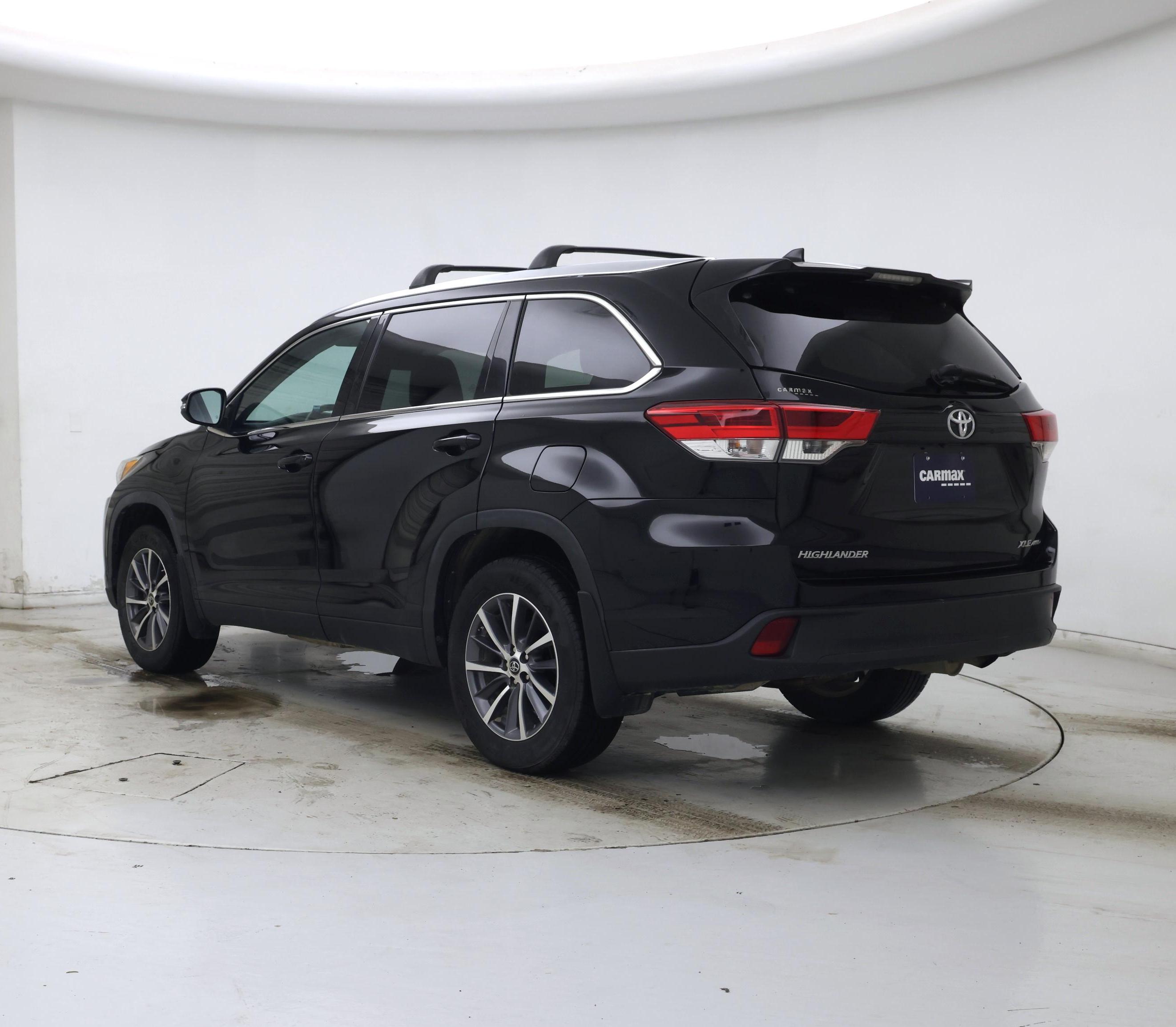 Thumbnail: 2019 Toyota Highlander - 2