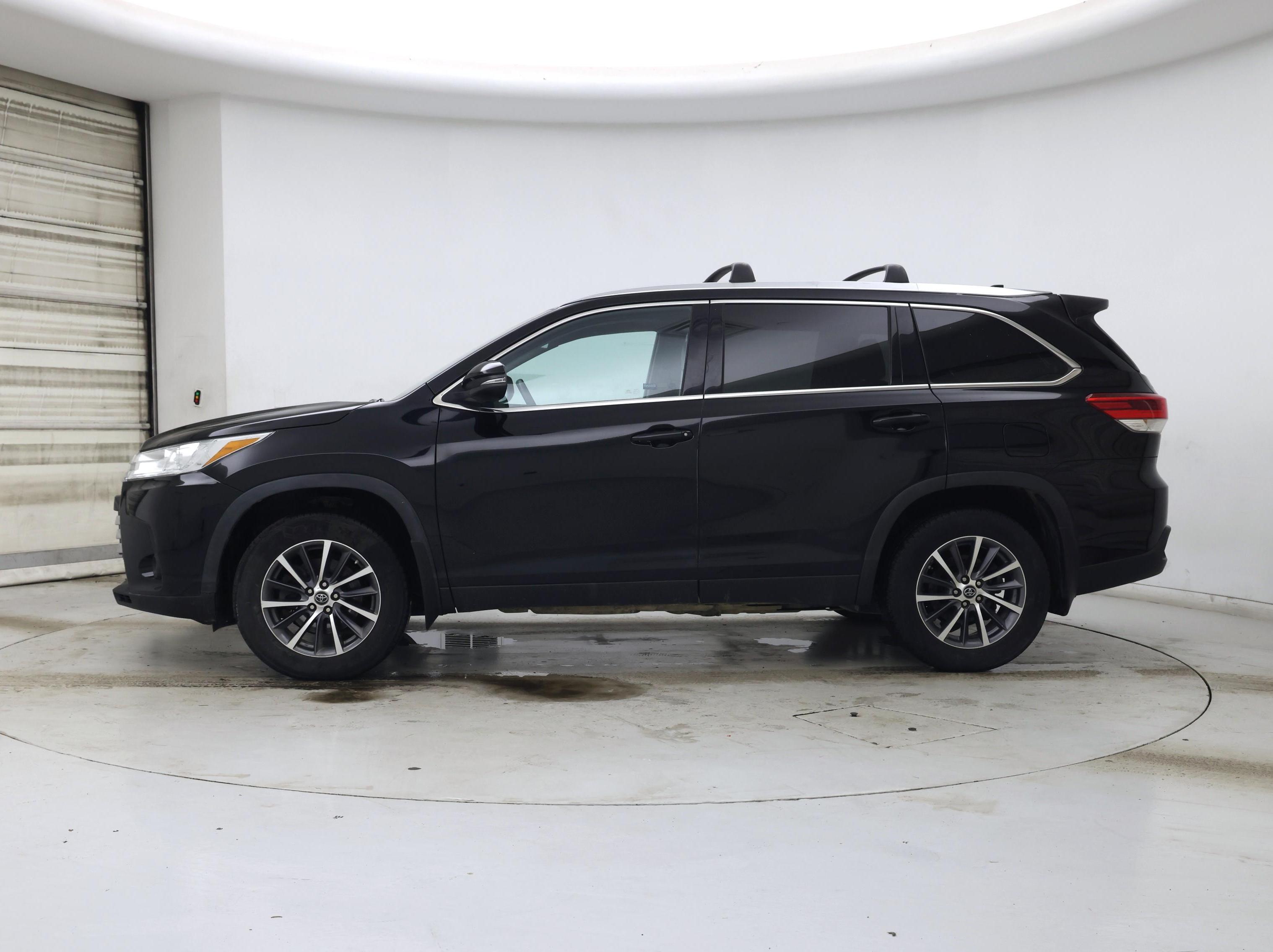 Thumbnail: 2019 Toyota Highlander - 3