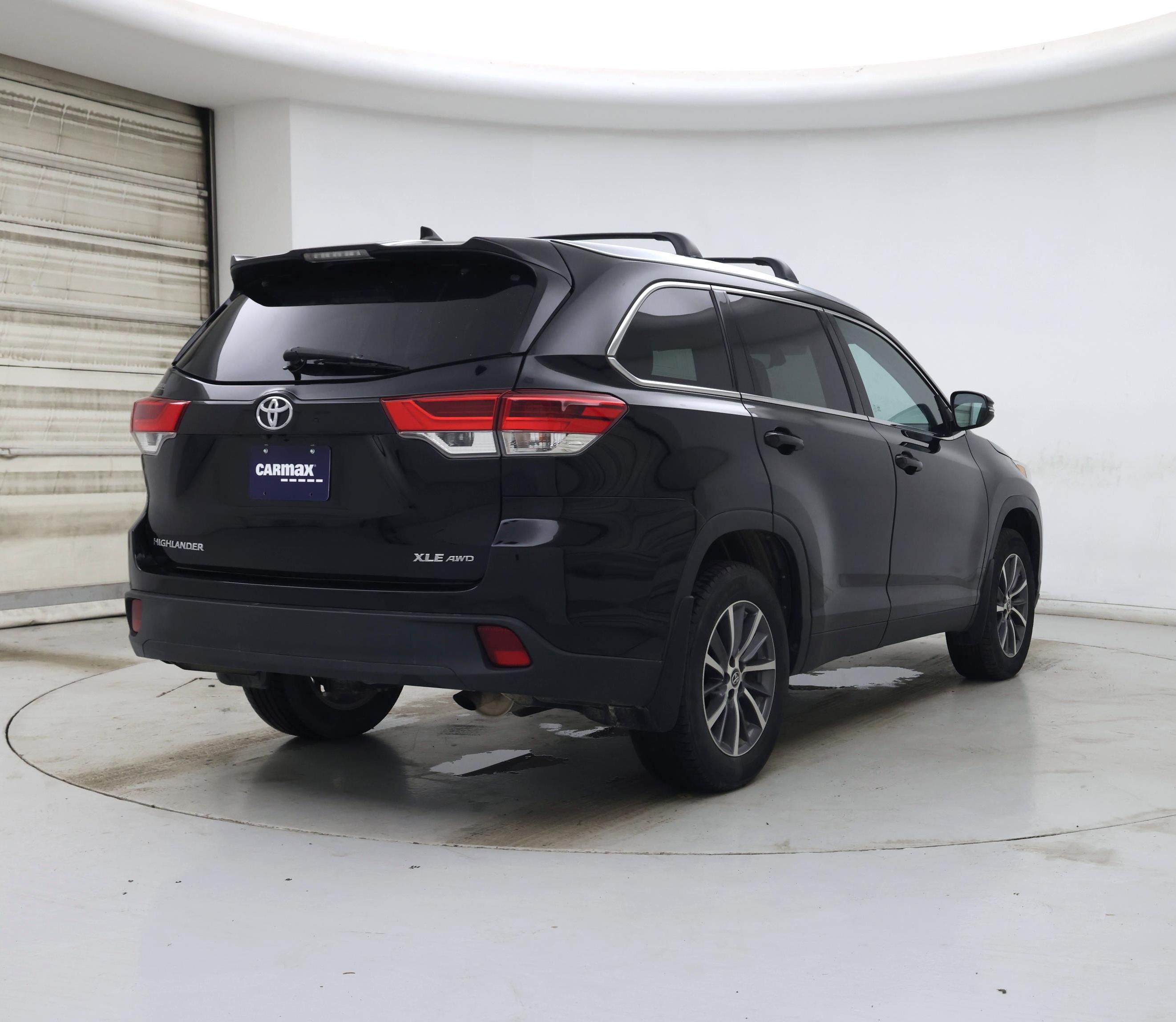 Thumbnail: 2019 Toyota Highlander - 8