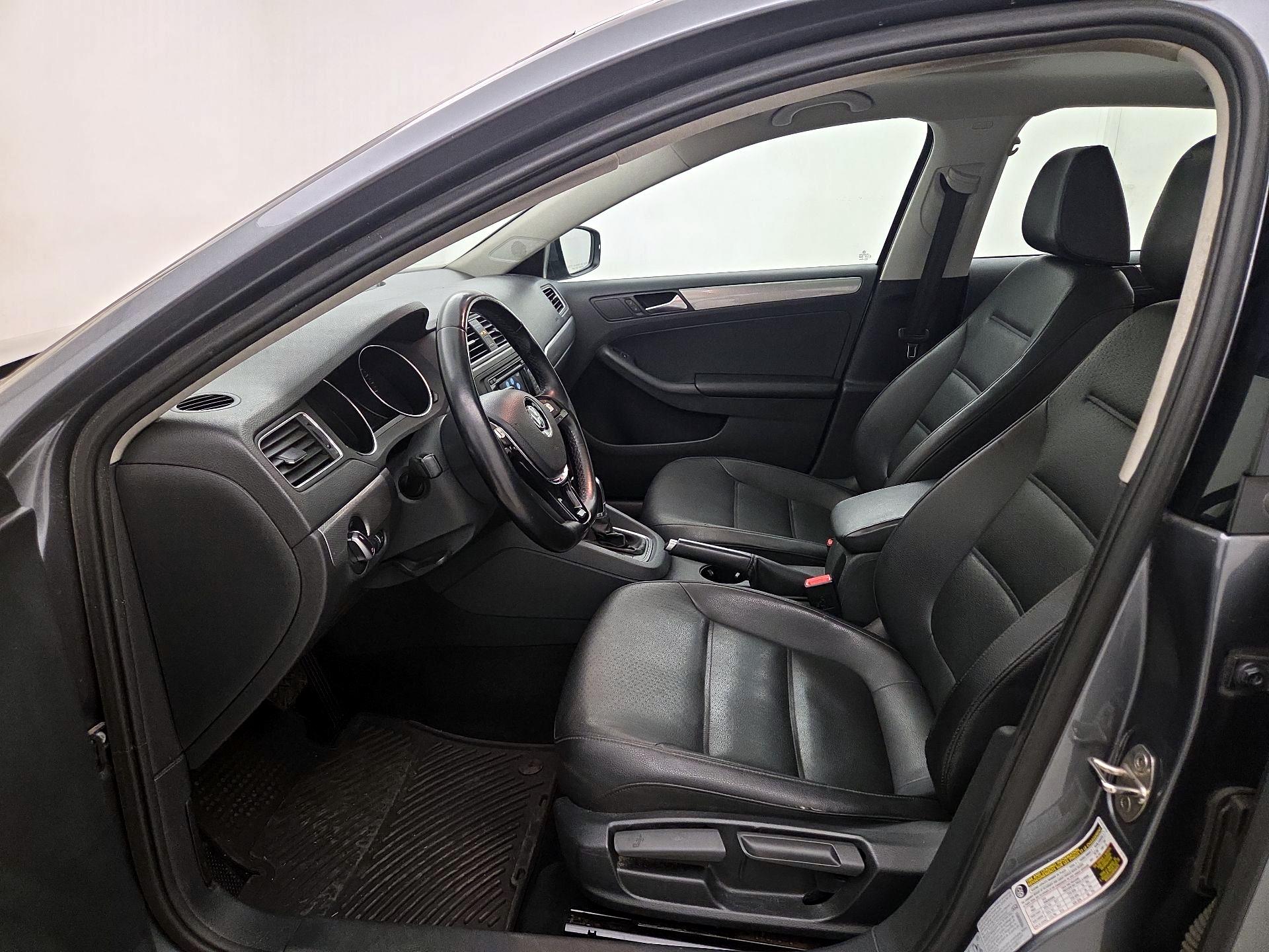 Thumbnail: 2015 Volkswagen Jetta - 11