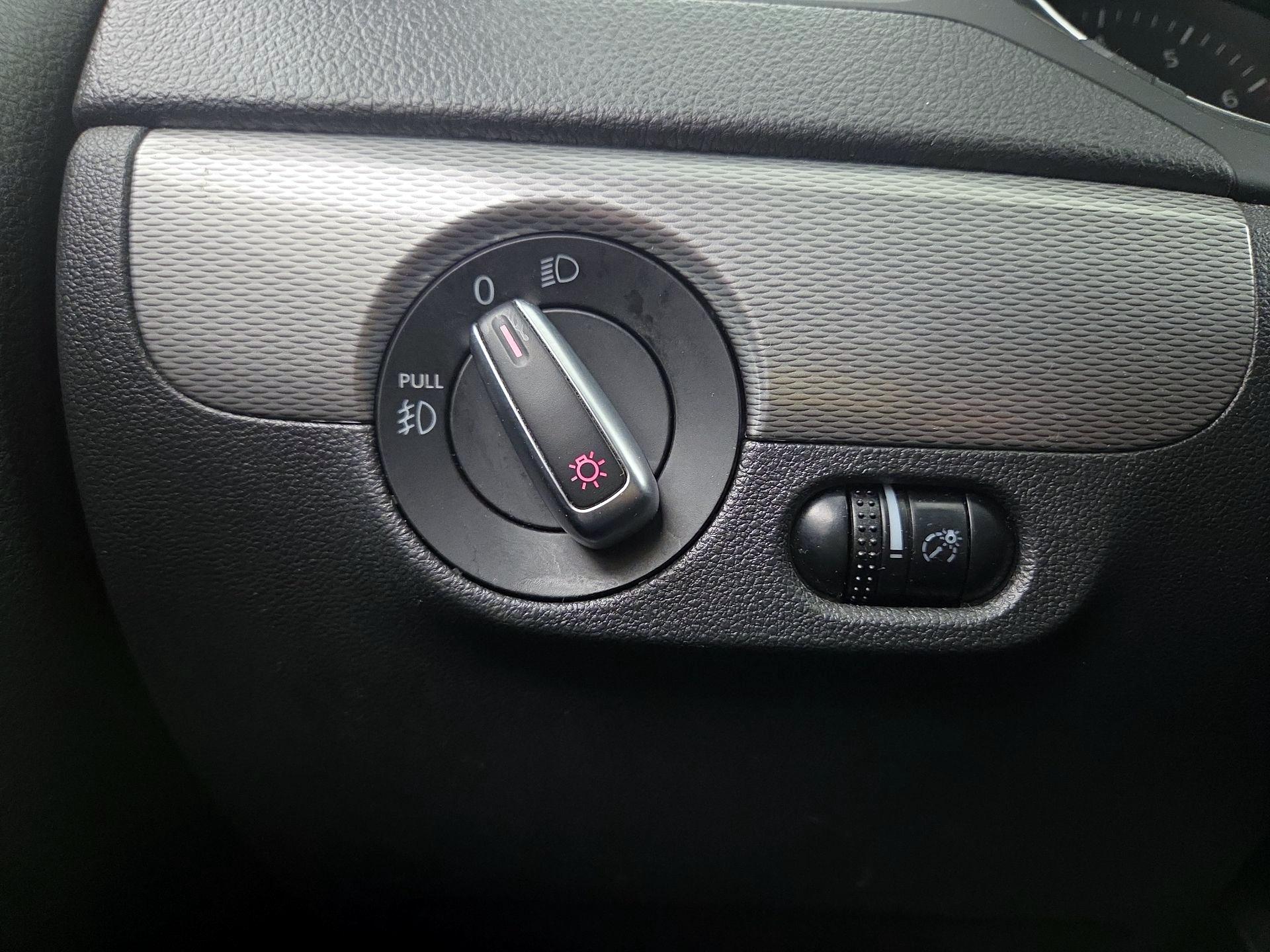 Thumbnail: 2015 Volkswagen Jetta - 13