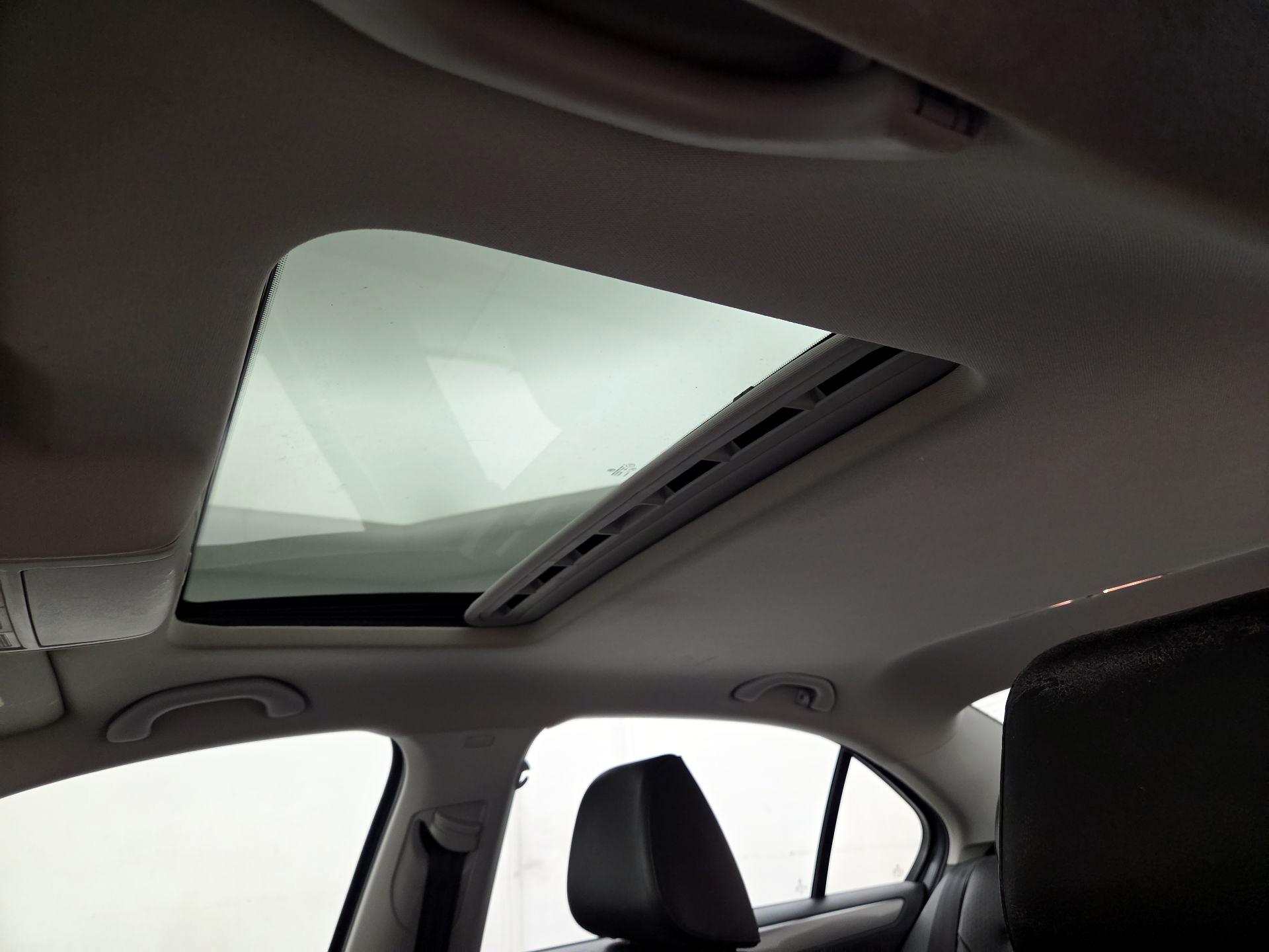 Thumbnail: 2015 Volkswagen Jetta - 18