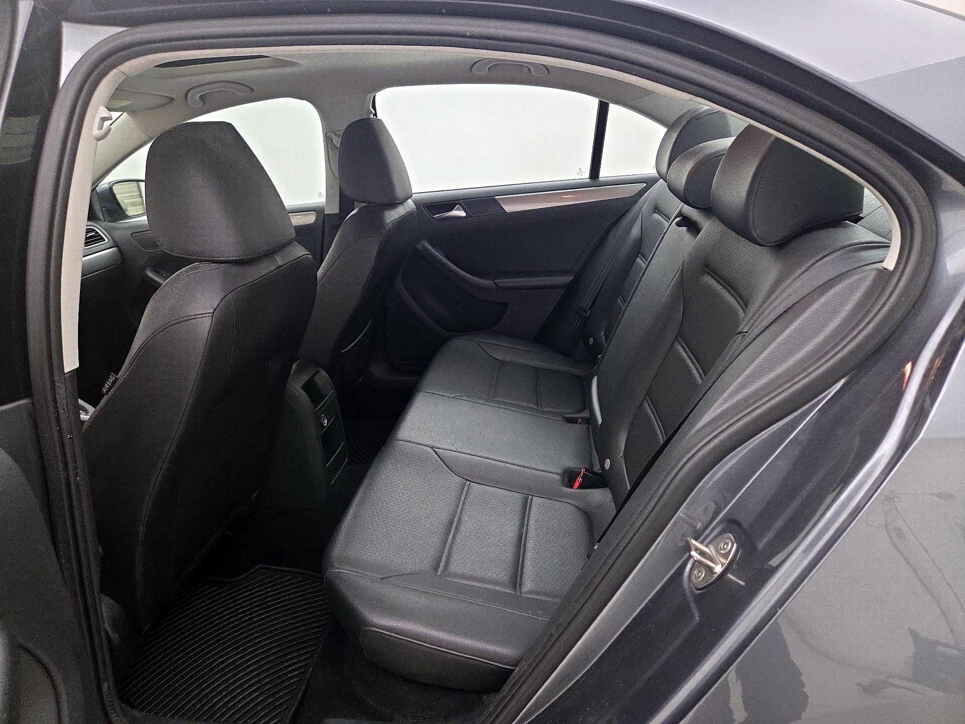 Thumbnail: 2015 Volkswagen Jetta - 19