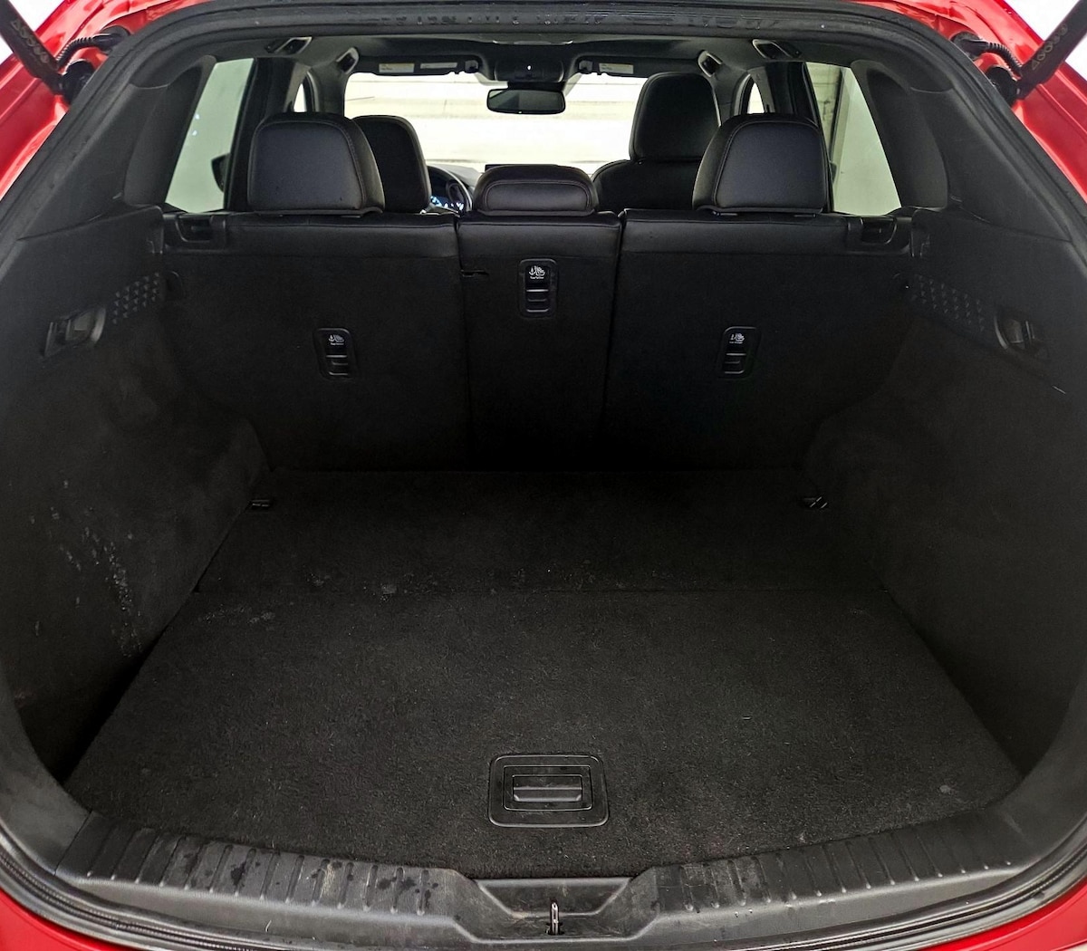 Trunk/Cargo (Seats Up)