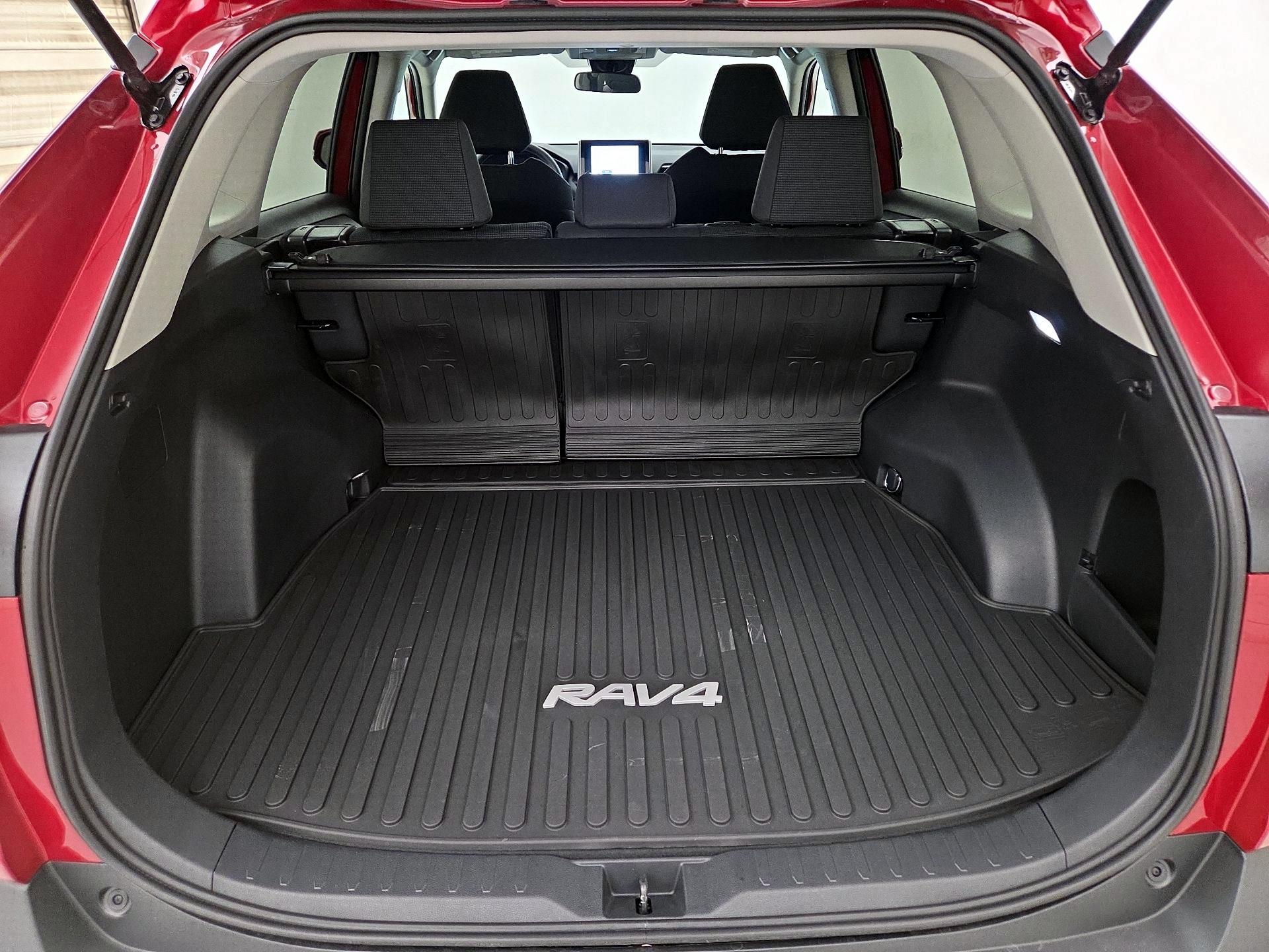 Thumbnail: 2025 Toyota RAV4 - 20