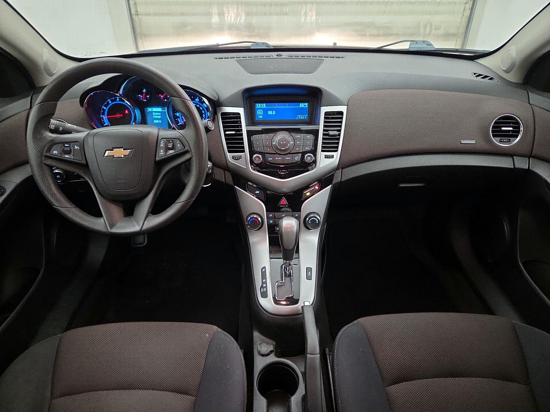 Thumbnail: 2015 Chevrolet Cruze - 9