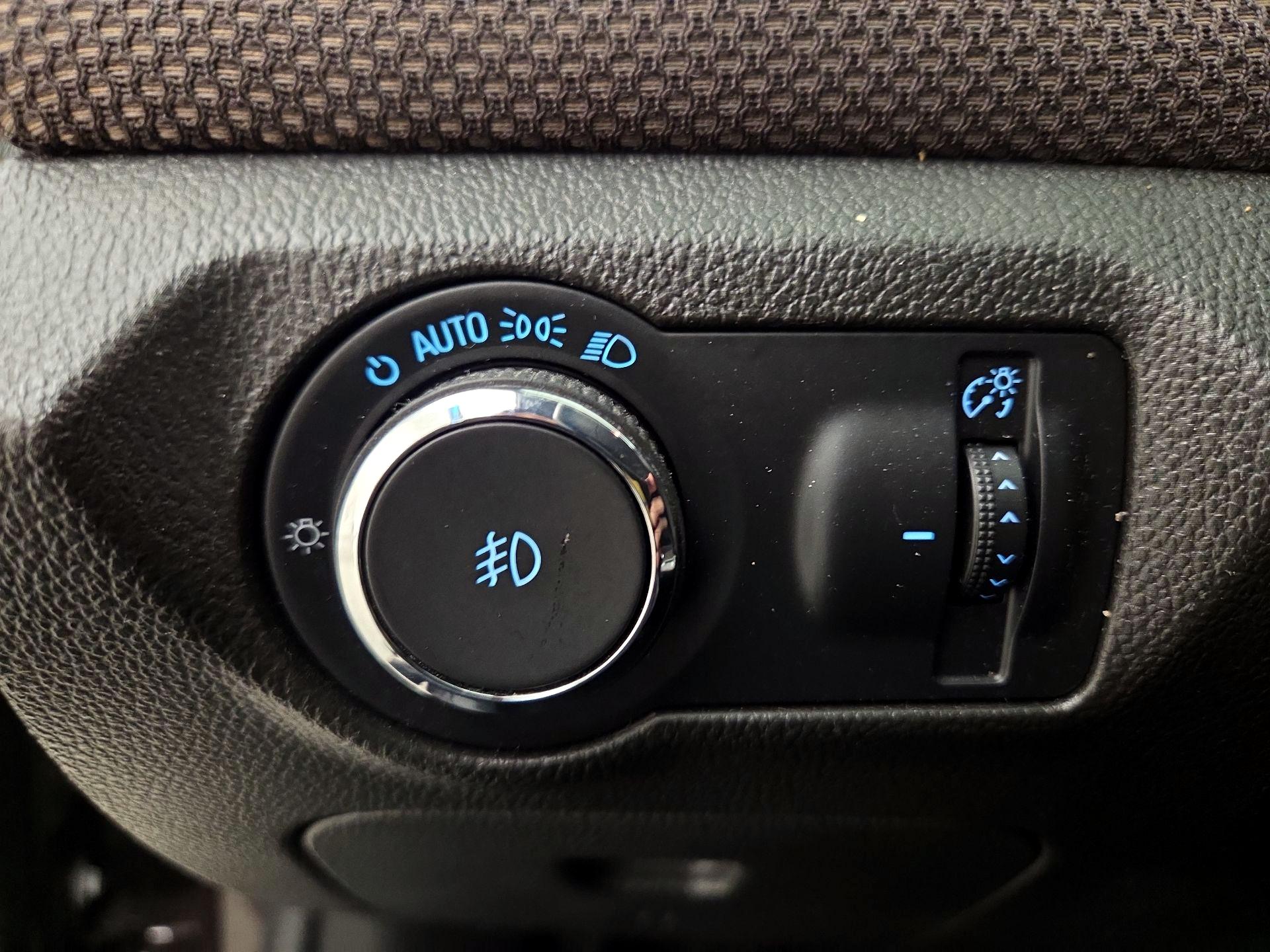 Thumbnail: 2015 Chevrolet Cruze - 13