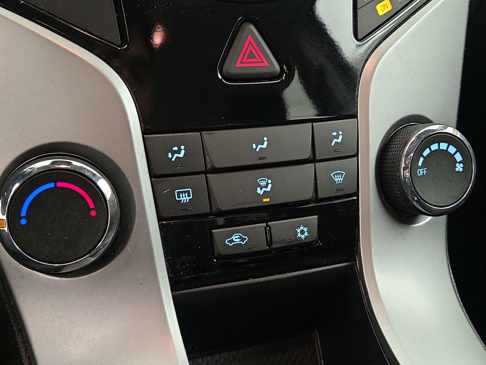 Thumbnail: 2015 Chevrolet Cruze - 15