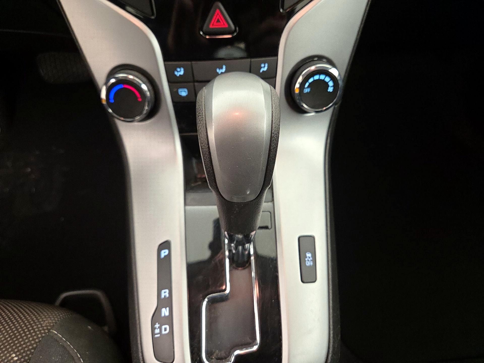 Thumbnail: 2015 Chevrolet Cruze - 16