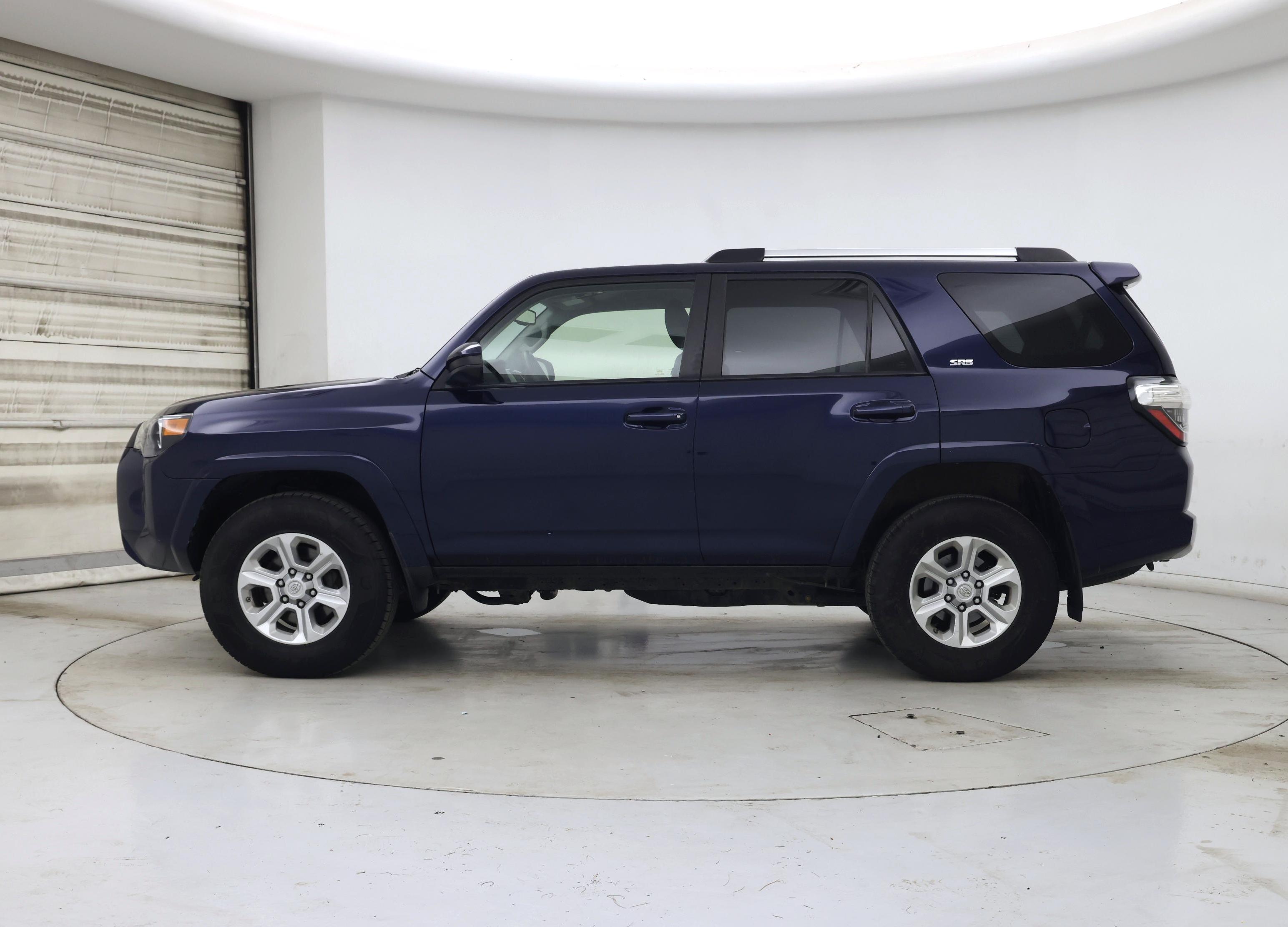 Thumbnail: 2021 Toyota 4Runner - 3