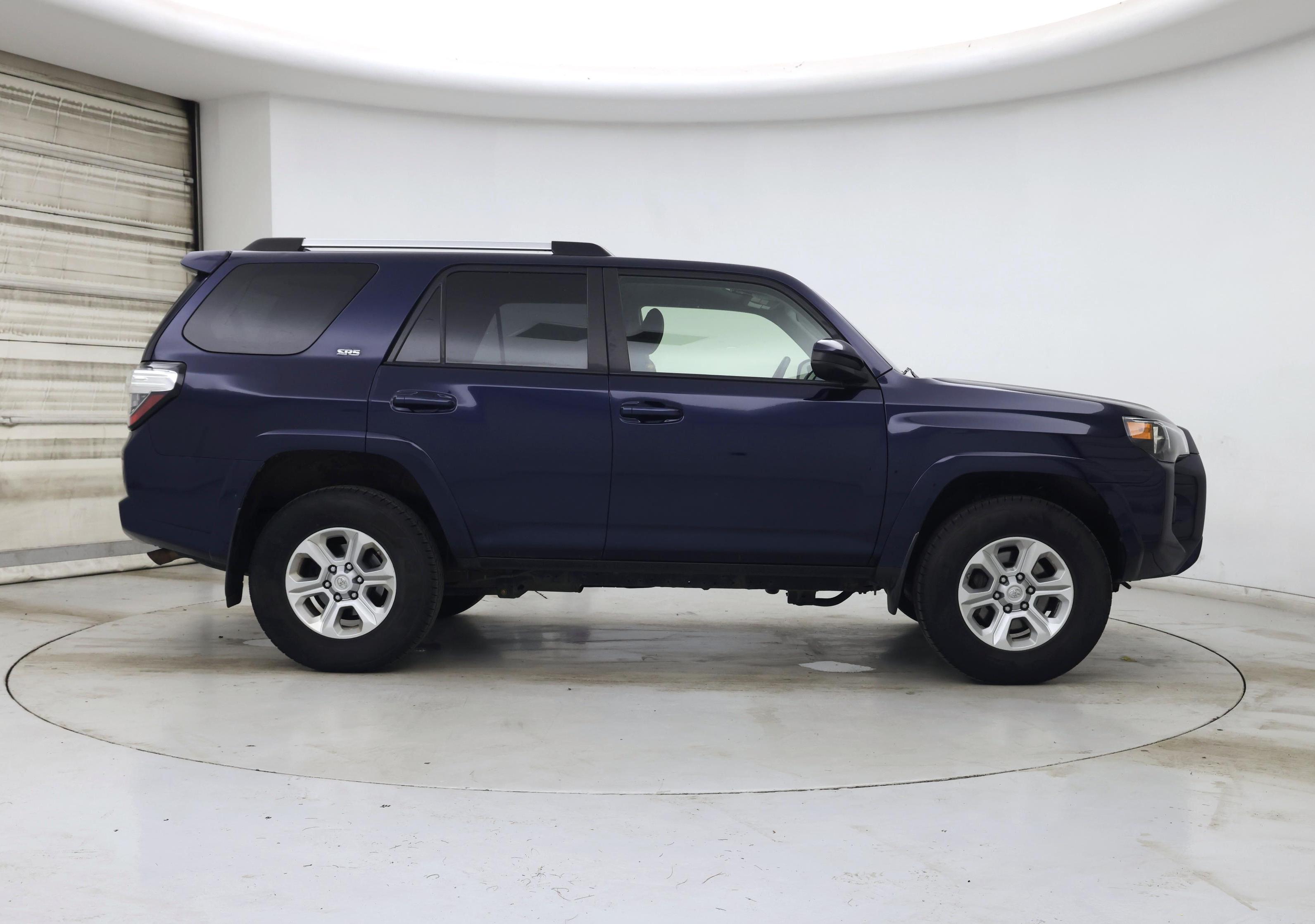 Thumbnail: 2021 Toyota 4Runner - 7