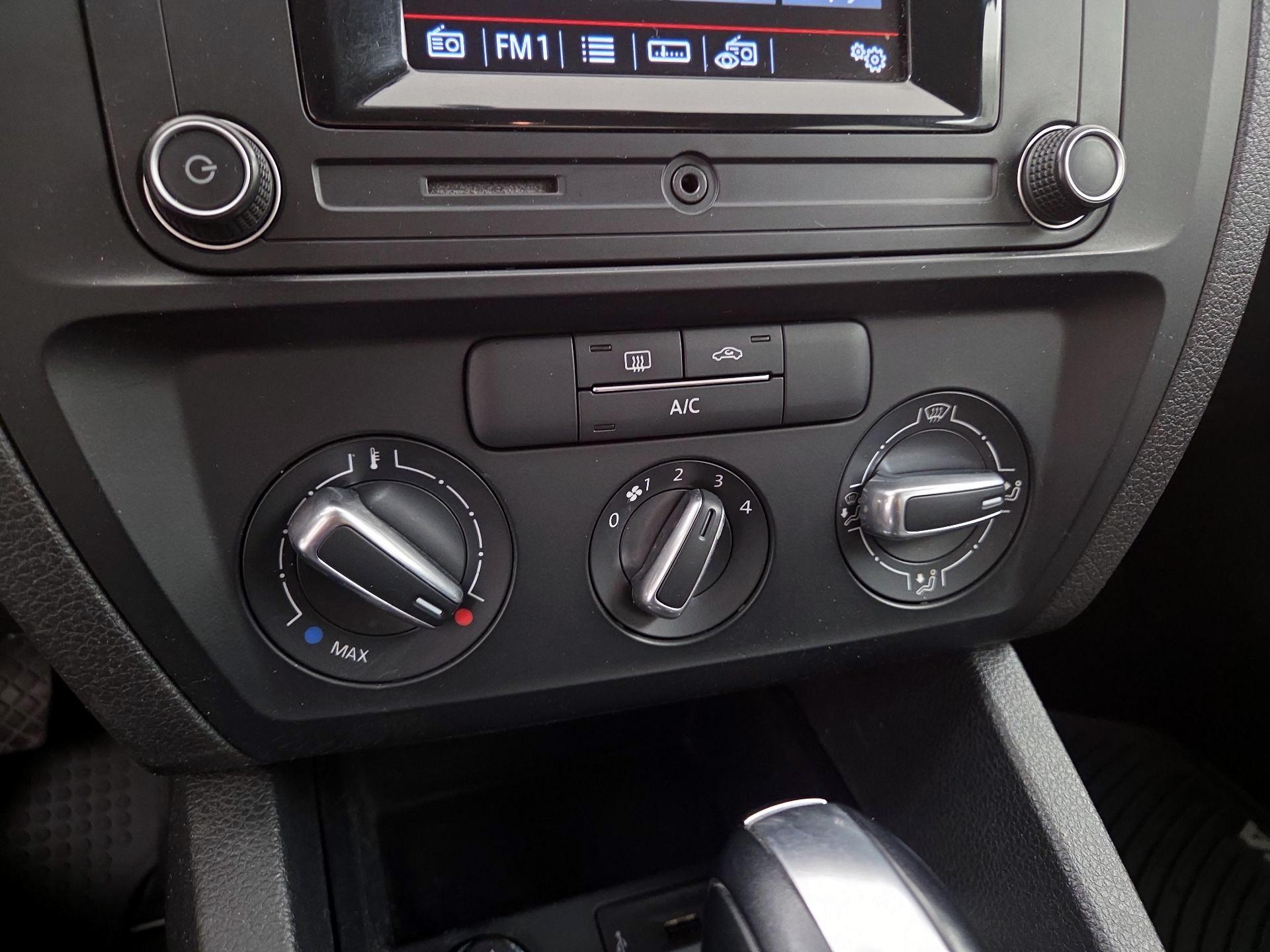 Thumbnail: 2017 Volkswagen Jetta - 14