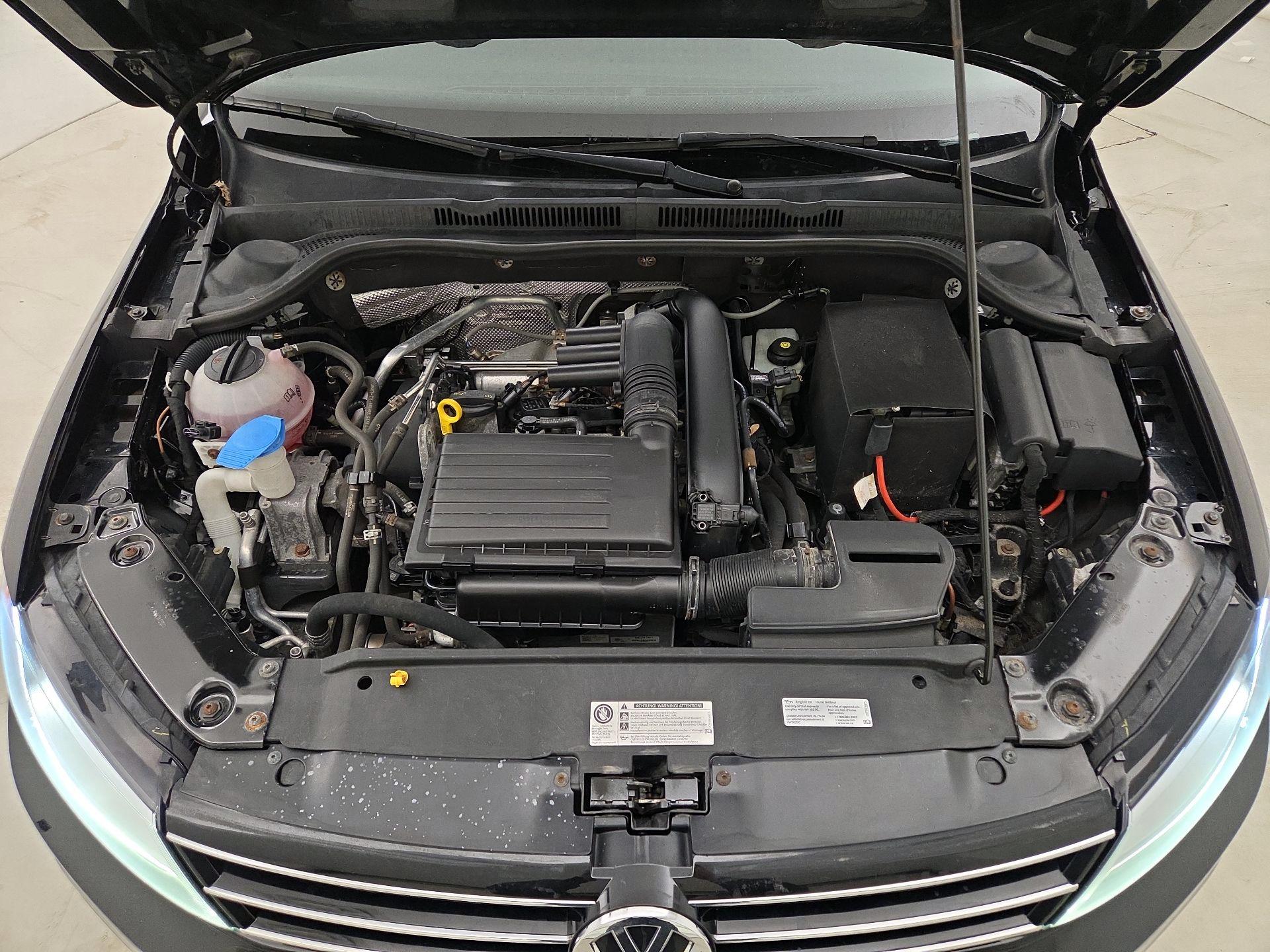 Thumbnail: 2017 Volkswagen Jetta - 18