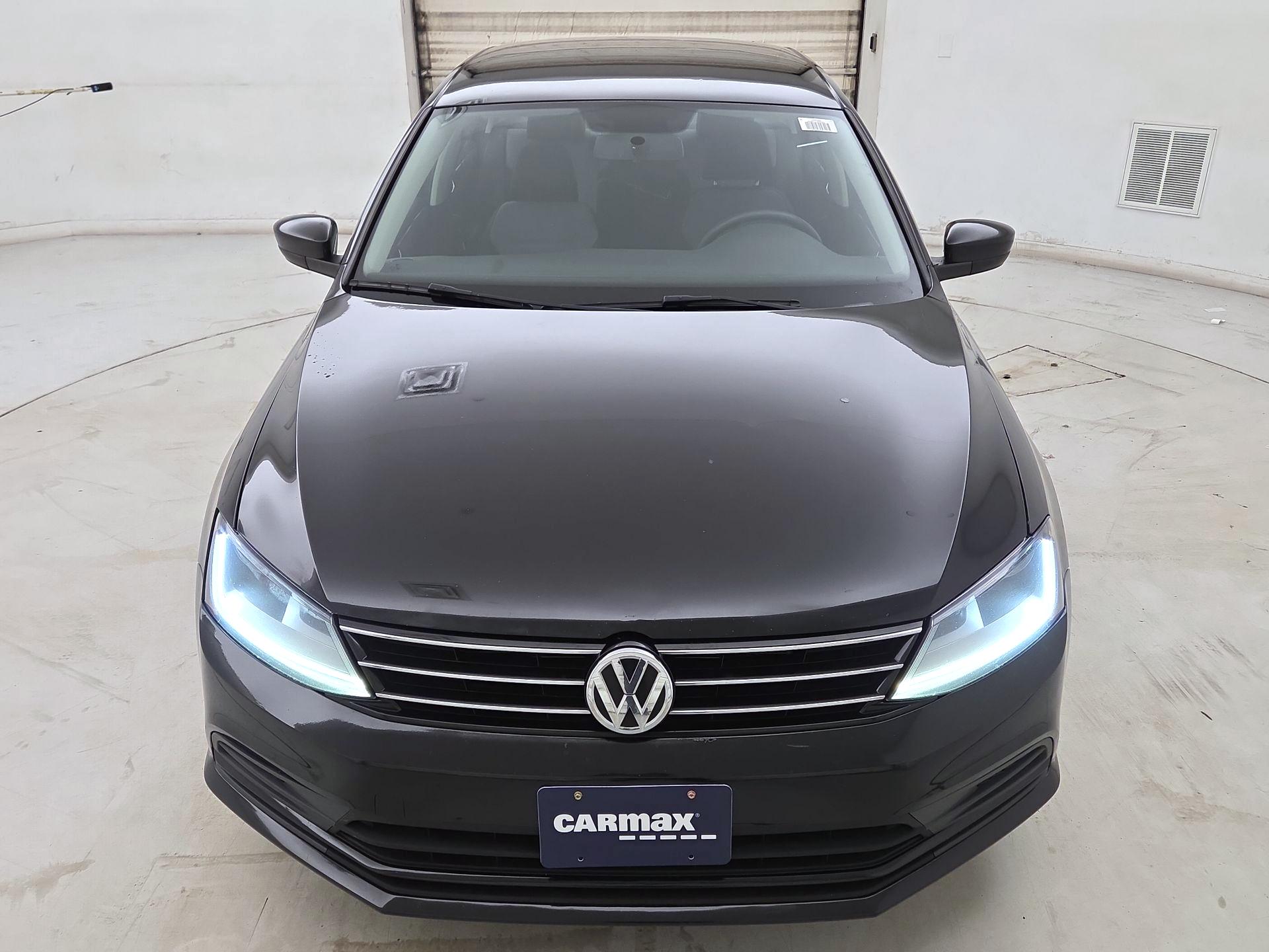 Thumbnail: 2017 Volkswagen Jetta - 2