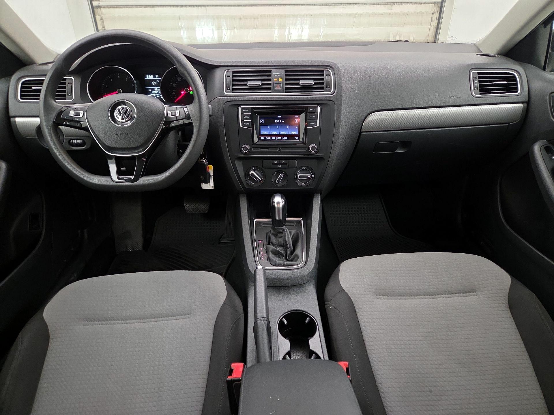 Thumbnail: 2017 Volkswagen Jetta - 8